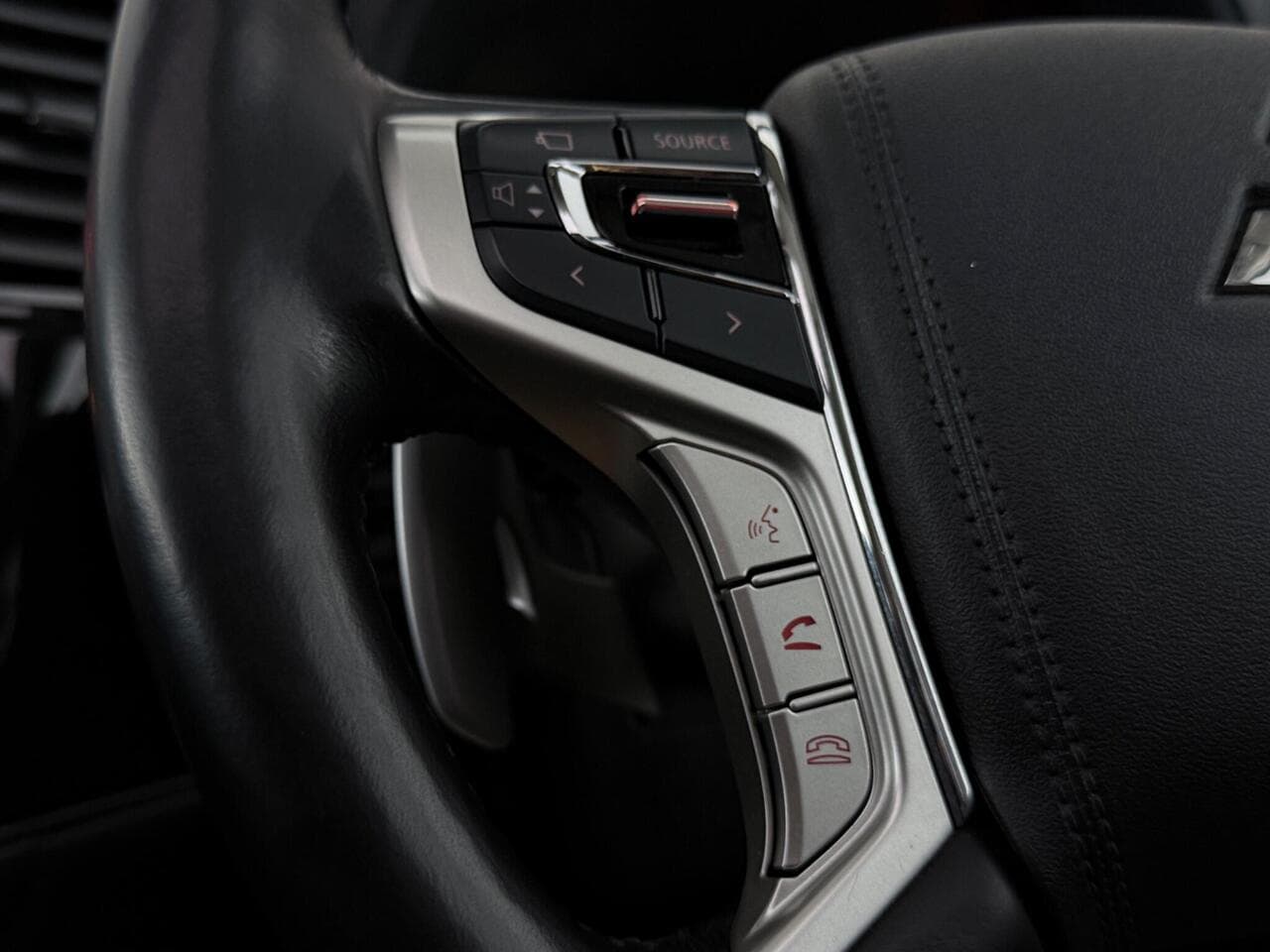 Mitsubishi Outlander thumbnail Misc Controls