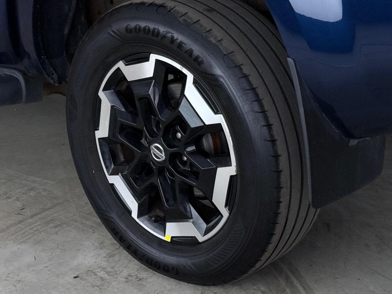 Nissan Navara thumbnail Wheel