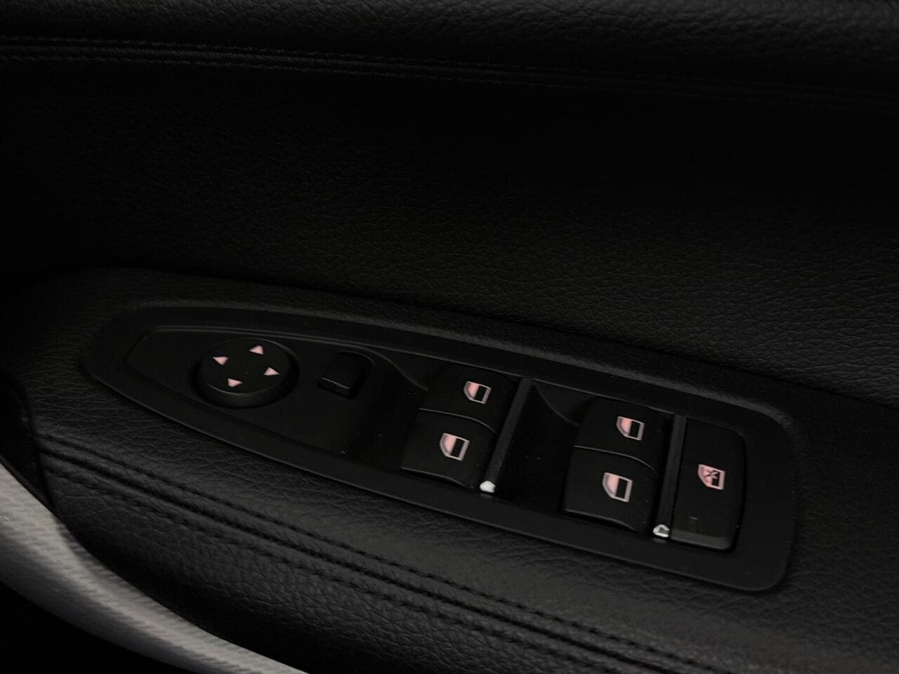 BMW 1 Series thumbnail Misc Controls