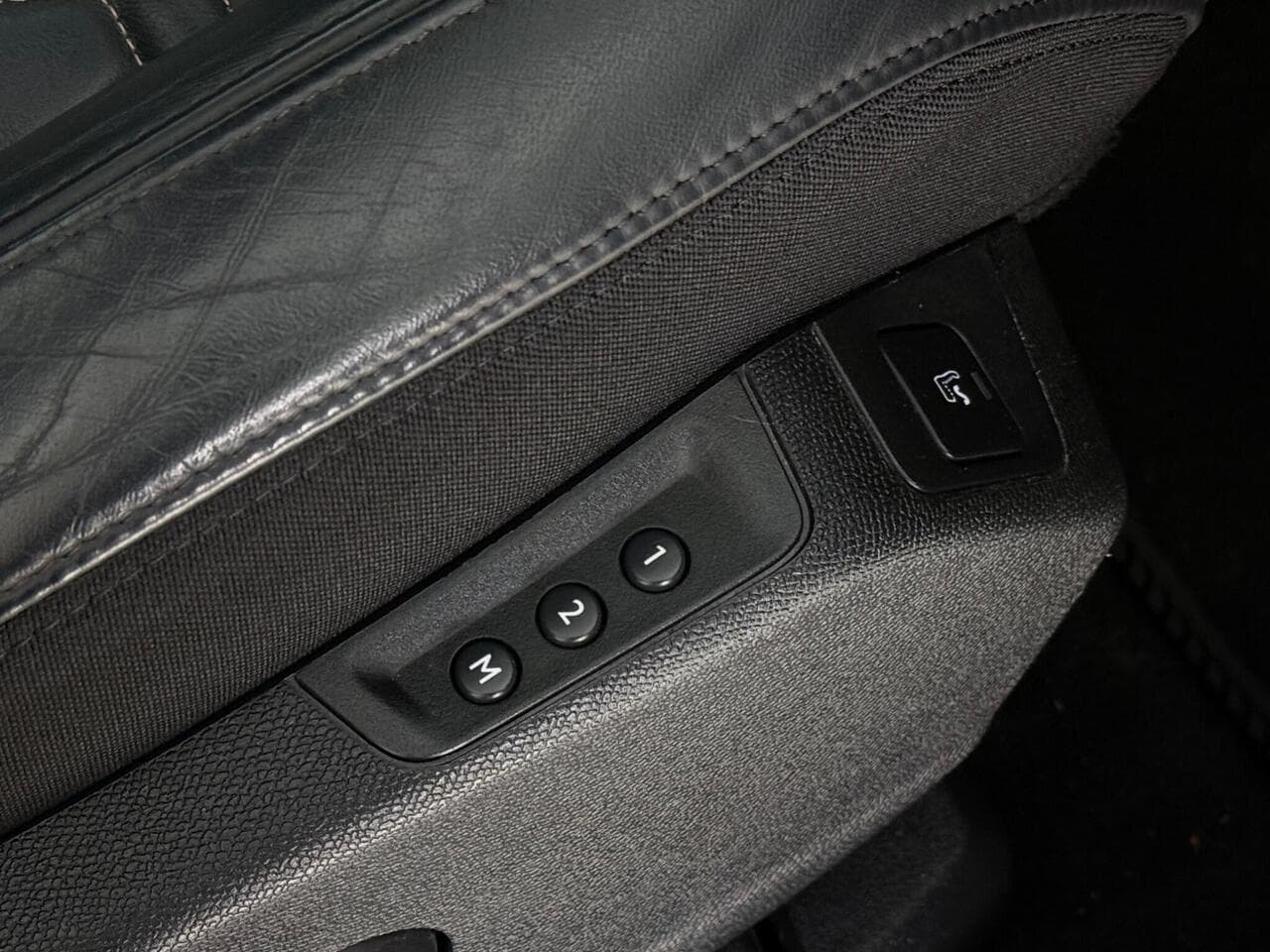 Peugeot 3008 thumbnail Misc Controls