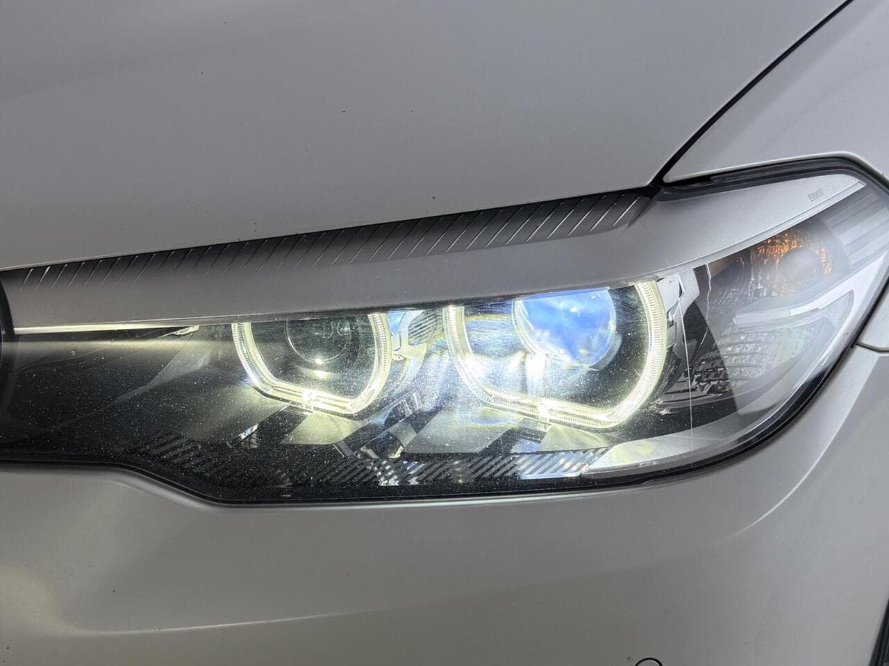 BMW 5 Series thumbnail Lights Front