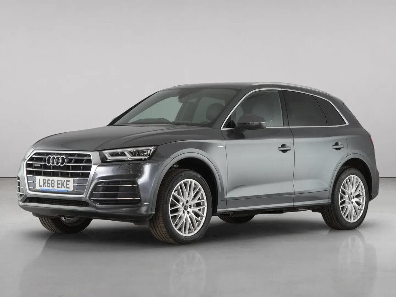 Audi Q5 thumbnail Front Left