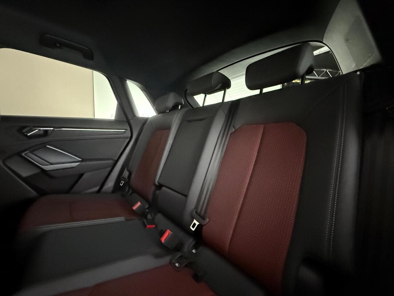 Audi Q3 thumbnail Seats Rear