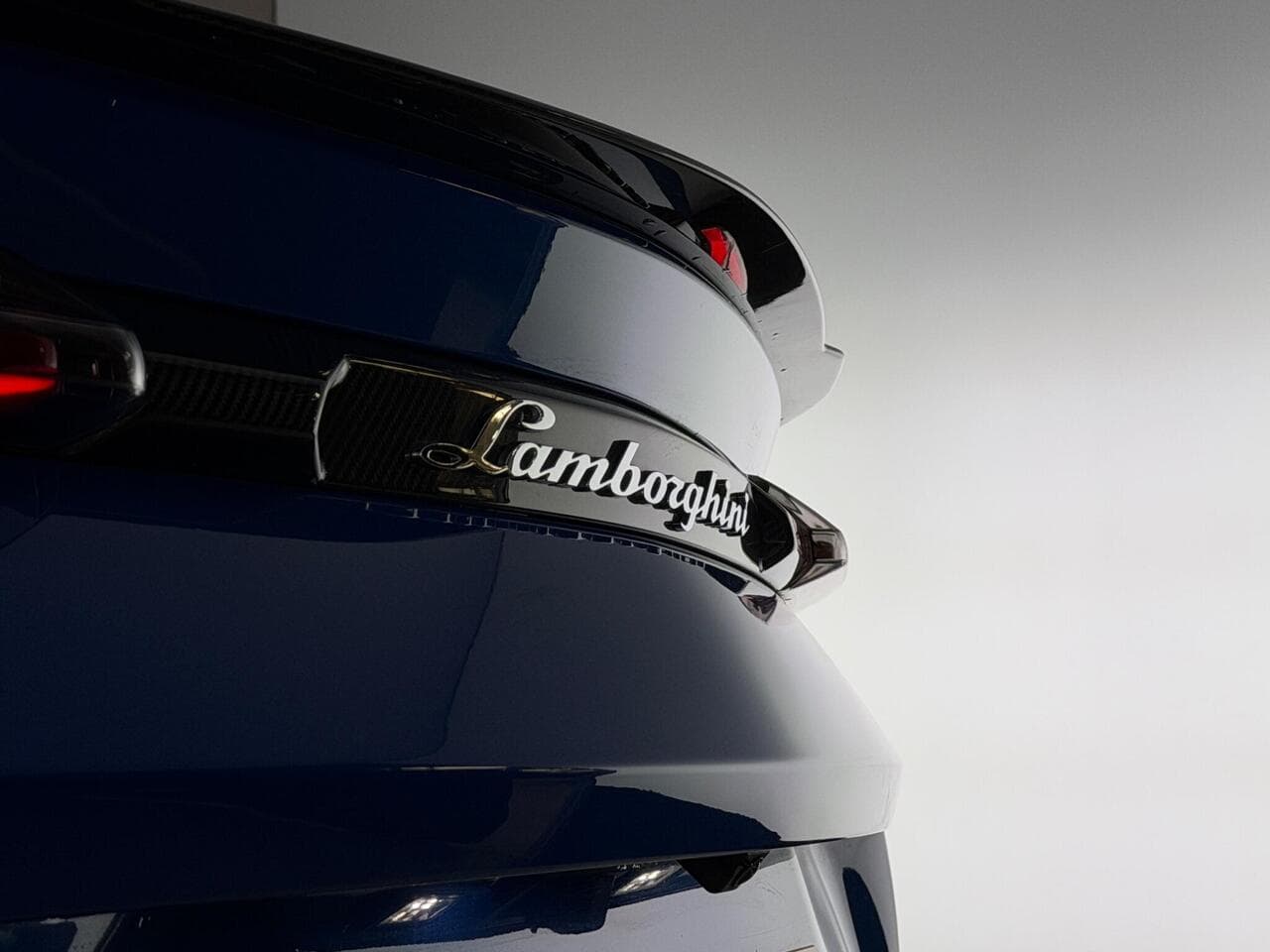 Lamborghini Urus thumbnail Inconclusive