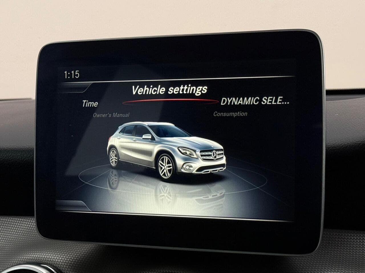 Mercedes-Benz GLA thumbnail Infotainment System