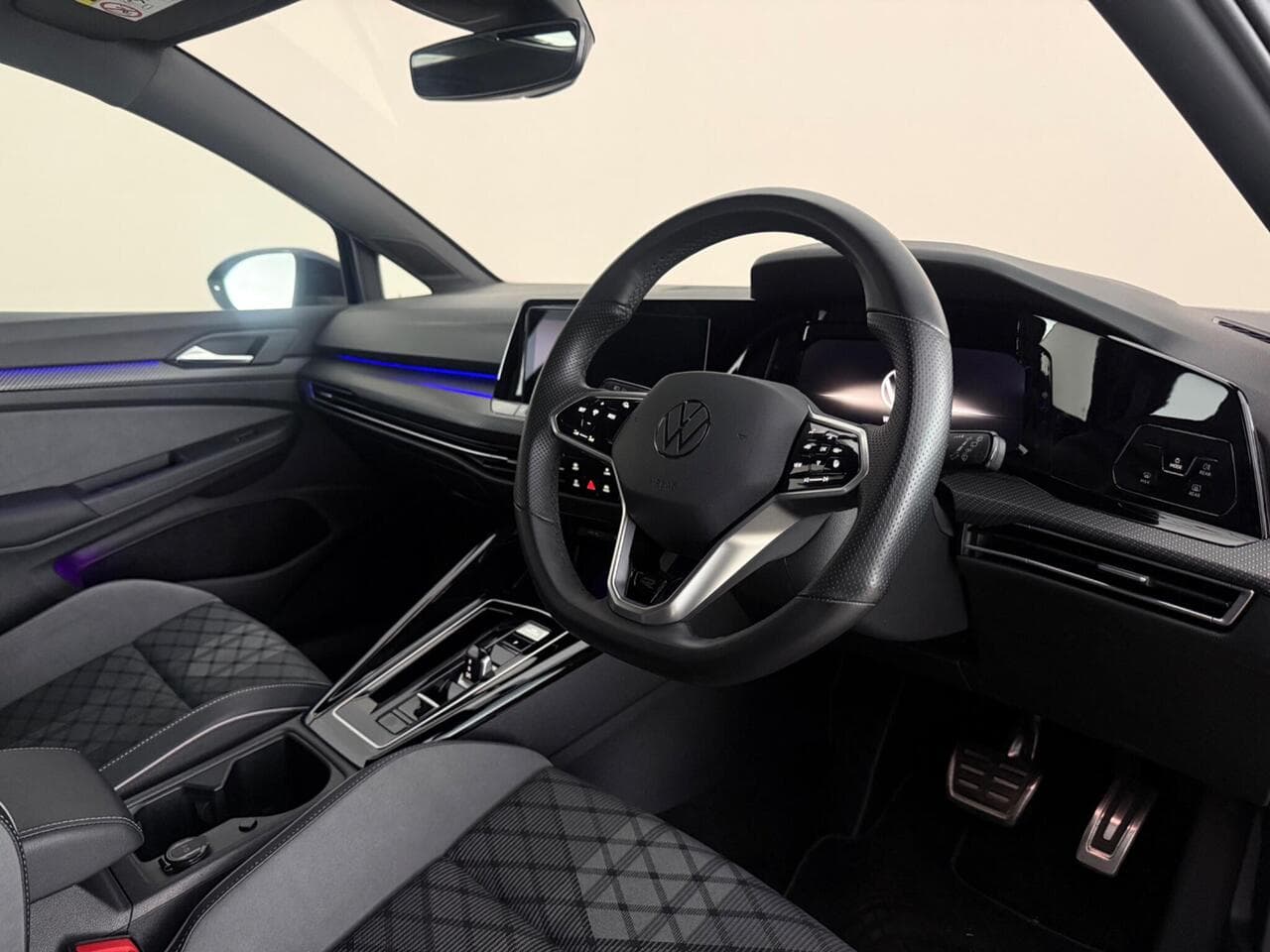 Volkswagen Golf thumbnail Interior Front