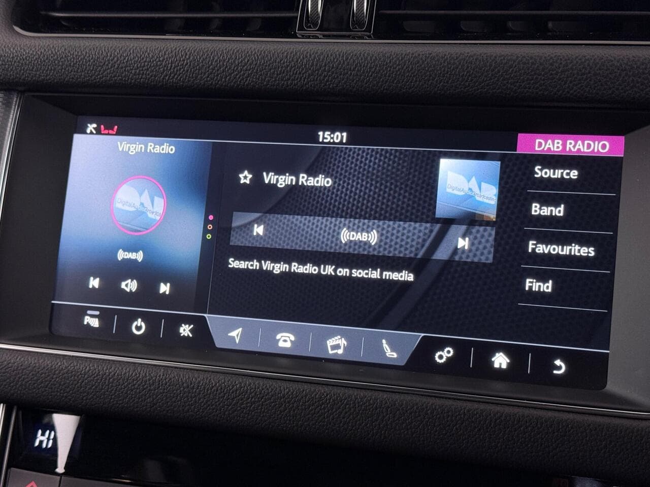 Jaguar XF thumbnail Infotainment System