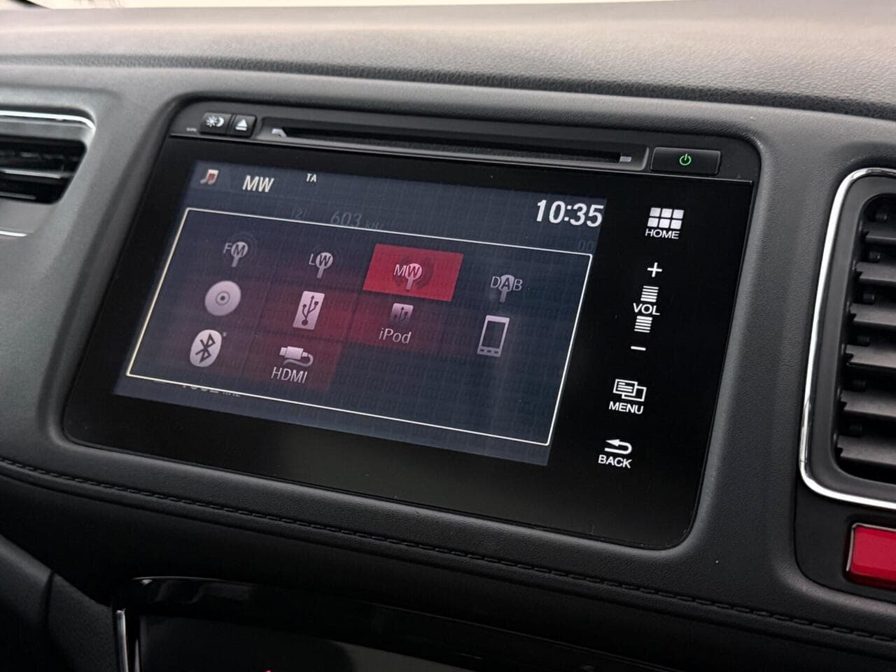 Honda HR-V thumbnail Infotainment System