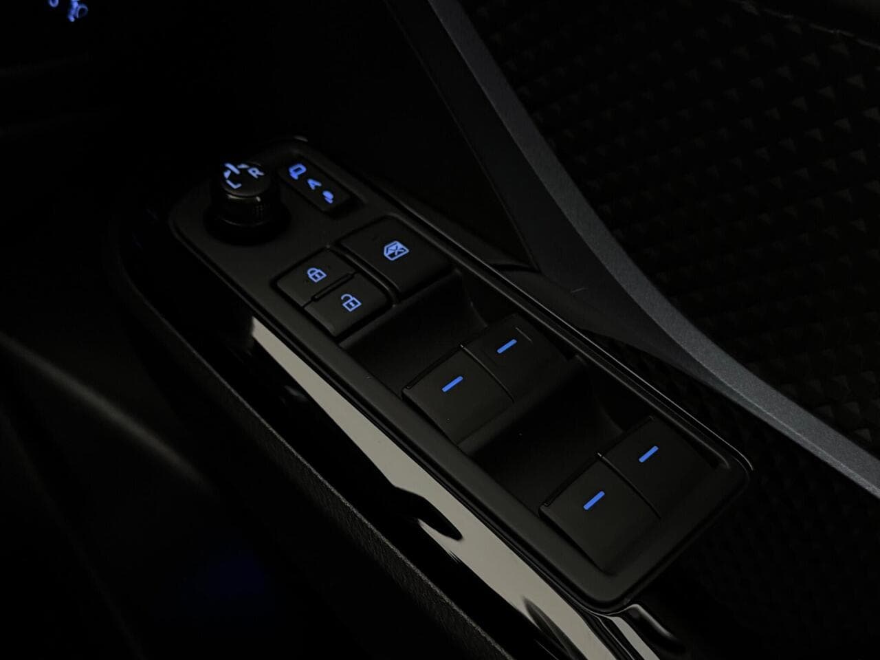 Toyota C-HR thumbnail Misc Controls