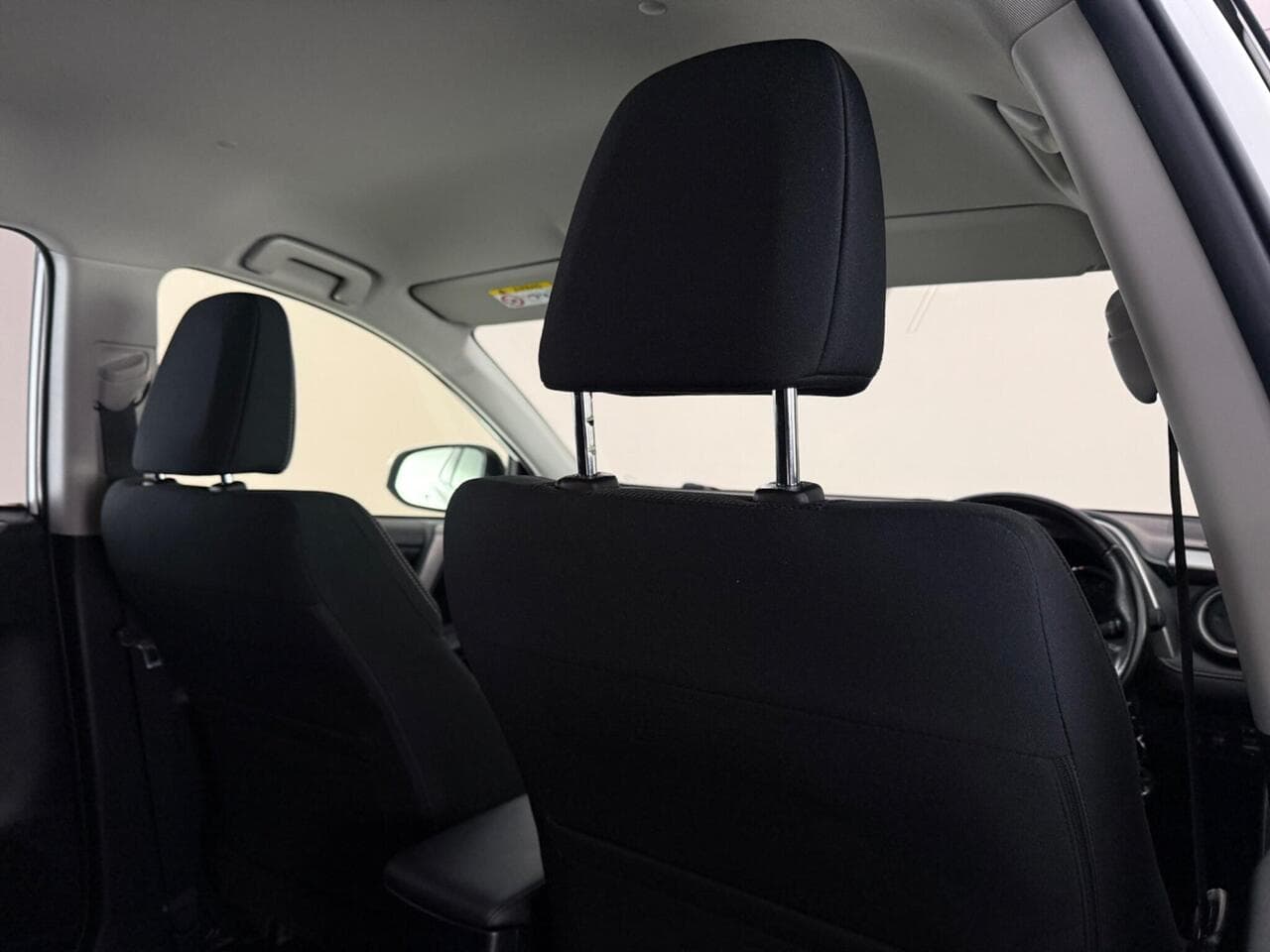 Toyota RAV4 thumbnail Seats Rear