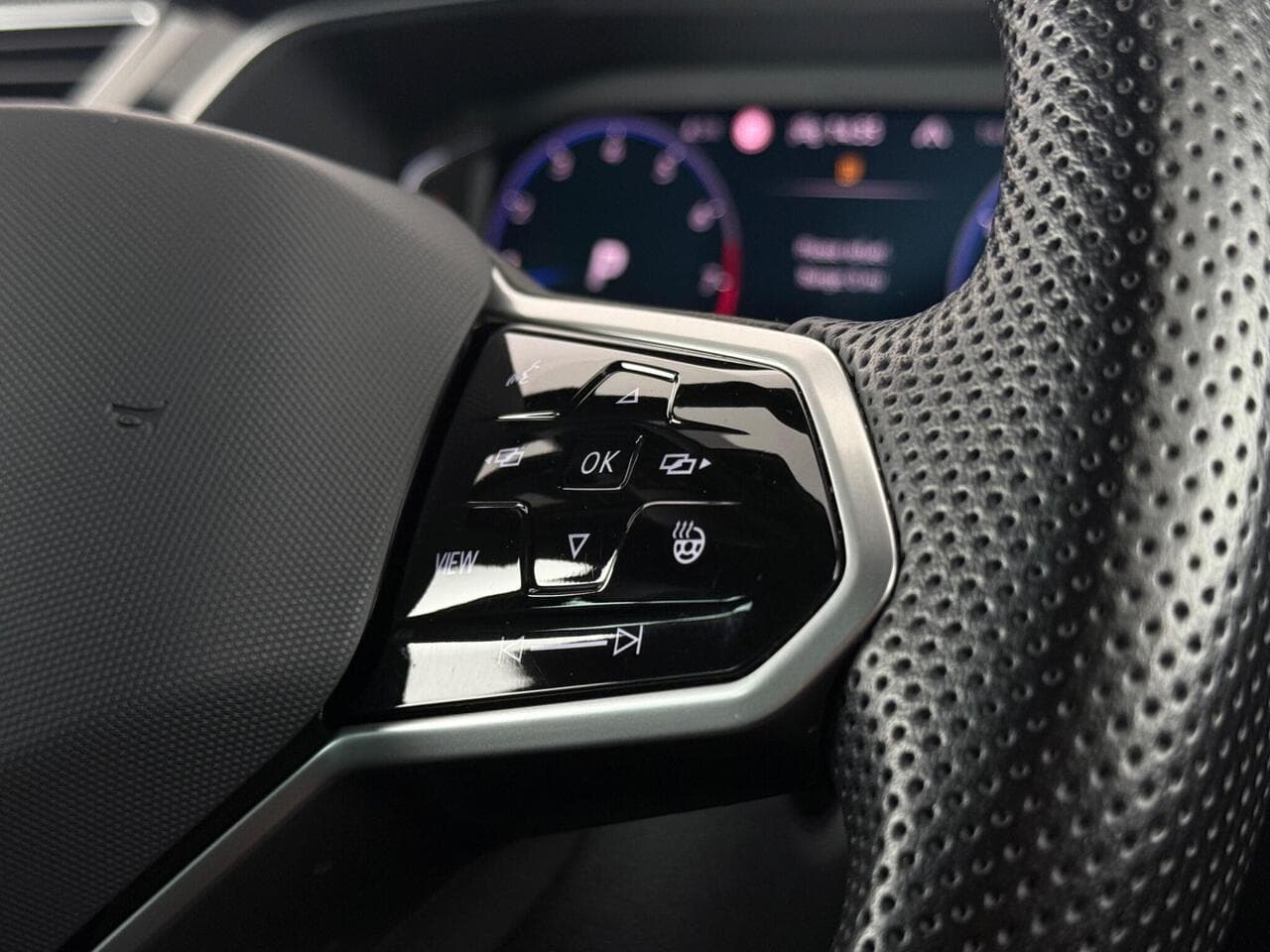 Volkswagen Tiguan thumbnail Misc Controls