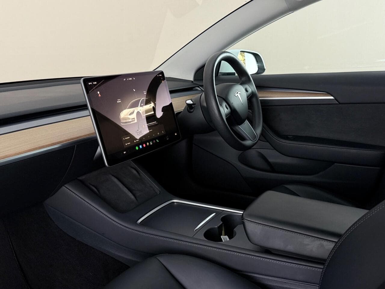 Tesla Model 3 thumbnail Interior Front