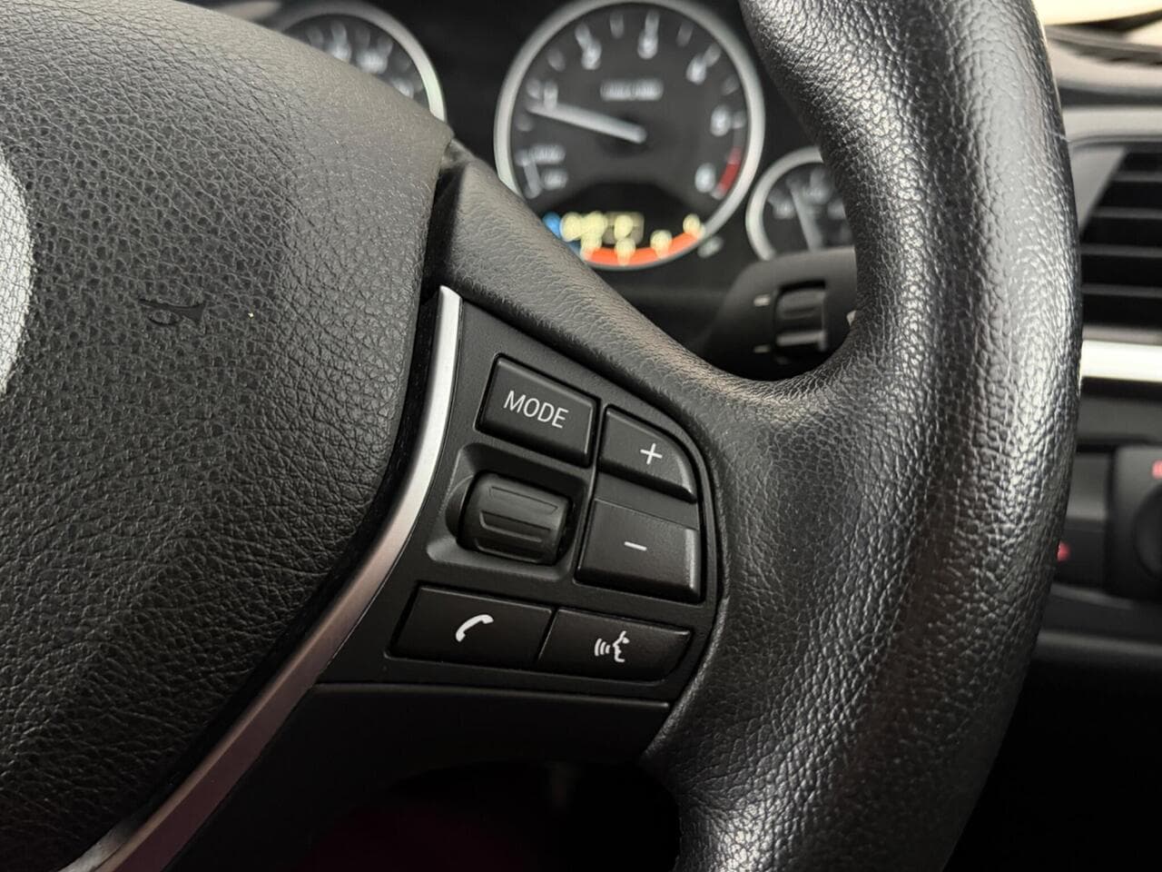 BMW 4 Series Gran Coupe thumbnail Misc Controls