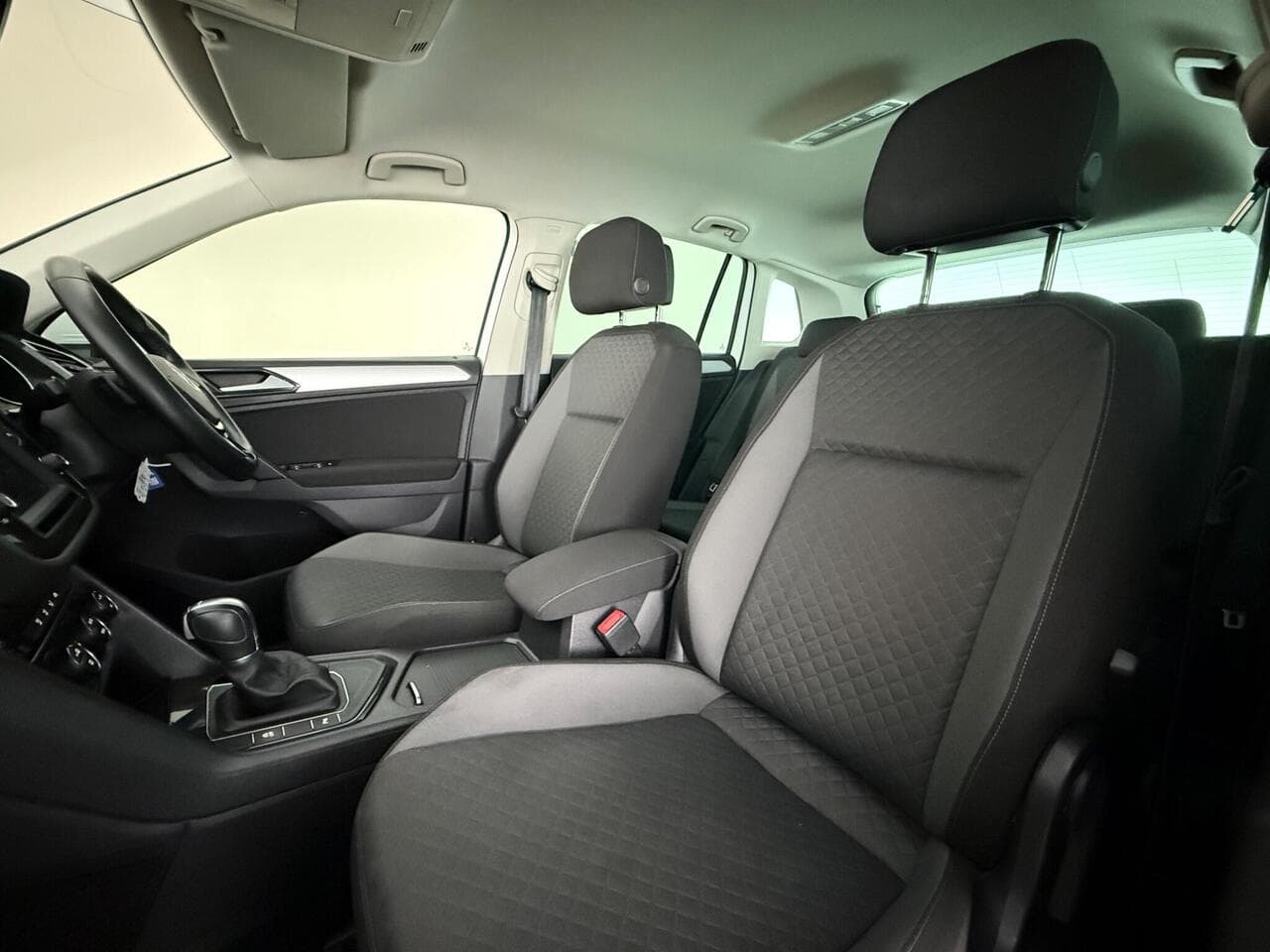 Volkswagen Tiguan thumbnail Seat Front Passenger