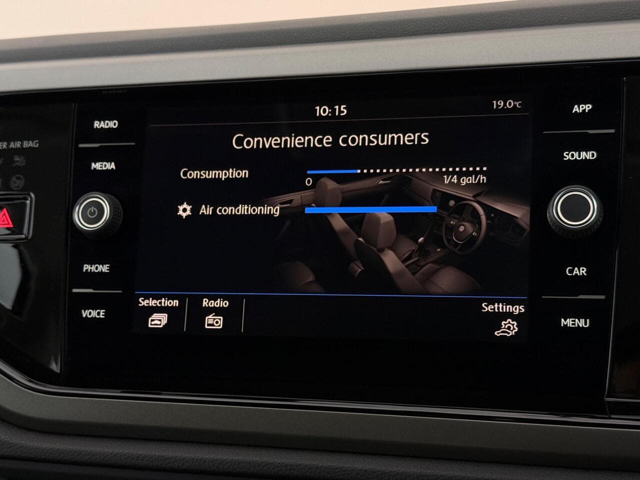 Volkswagen Polo thumbnail Infotainment System