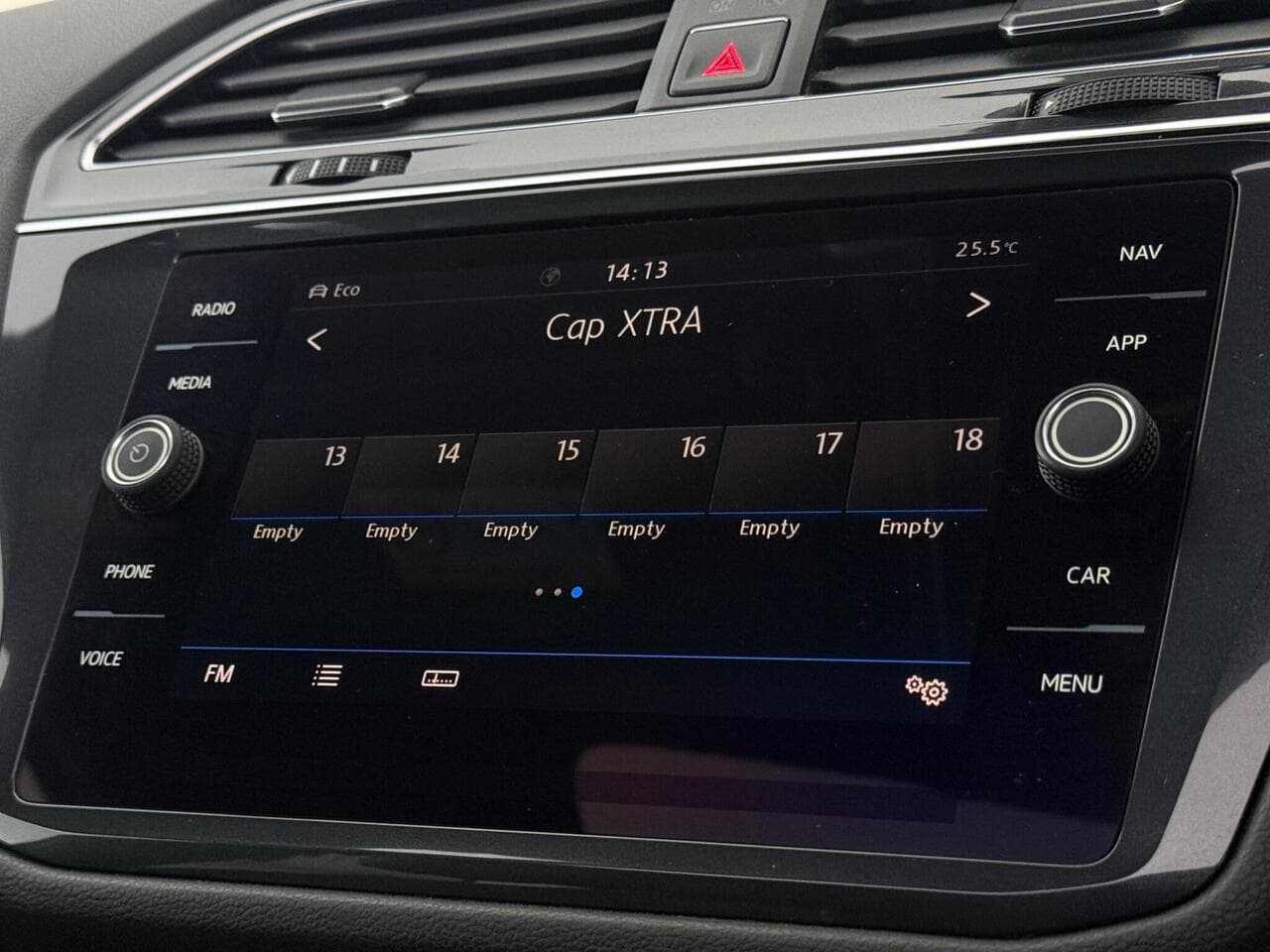 Volkswagen Tiguan Allspace thumbnail Infotainment System