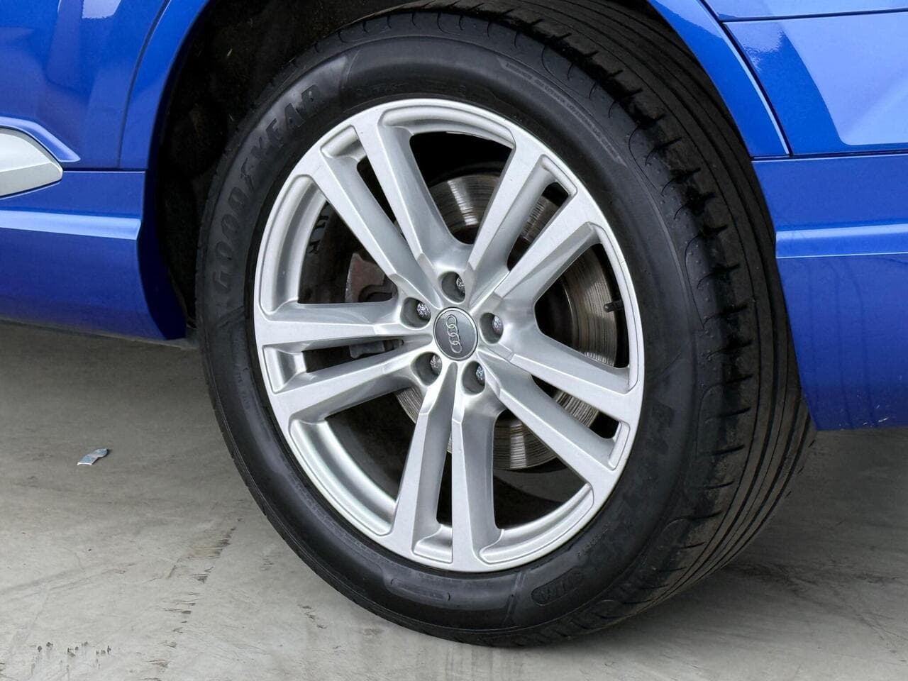 Audi Q7 thumbnail Wheel
