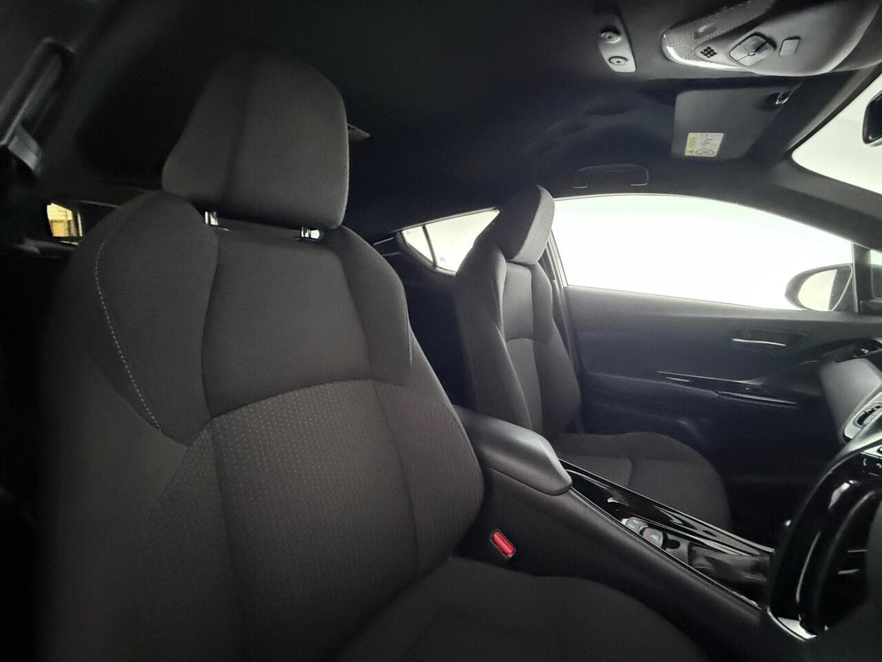Toyota C-HR thumbnail Seat Driver