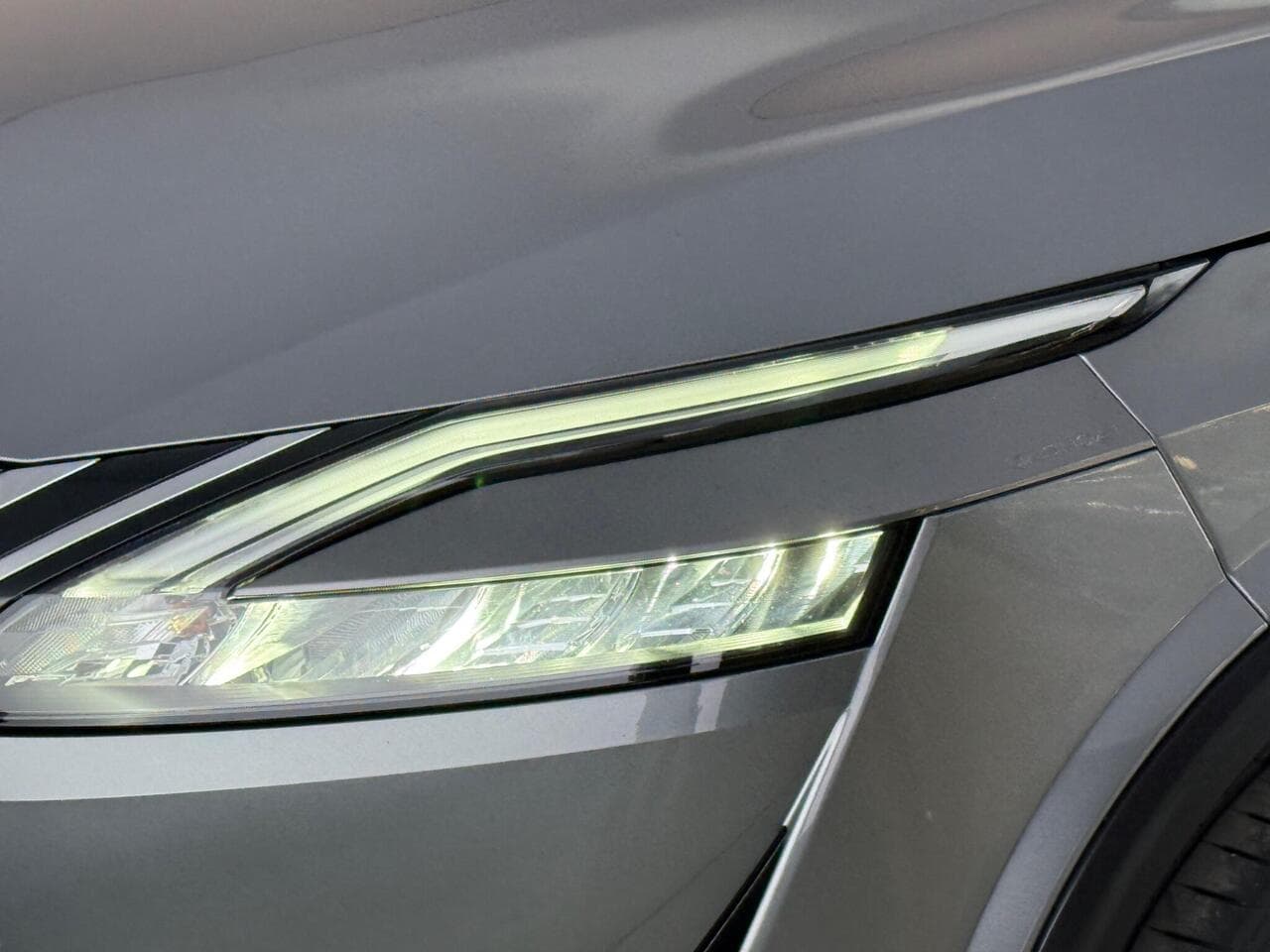 Nissan Qashqai thumbnail Lights Front