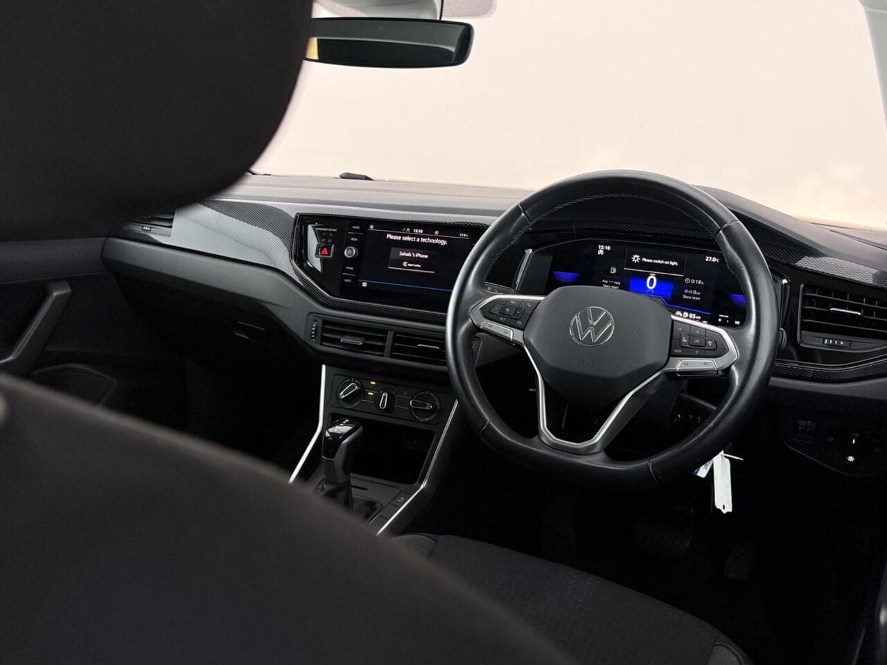 Volkswagen Polo thumbnail Interior Front