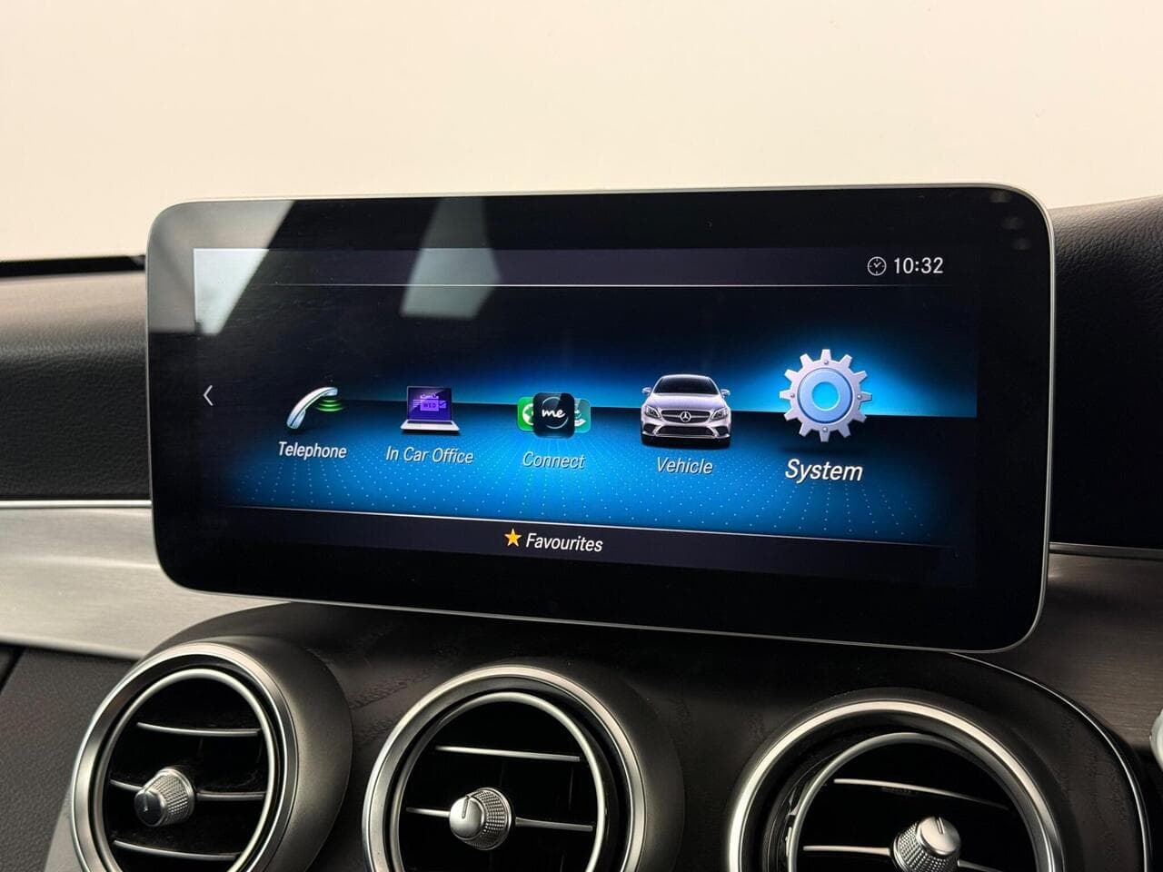 Mercedes-Benz C Class thumbnail Infotainment System