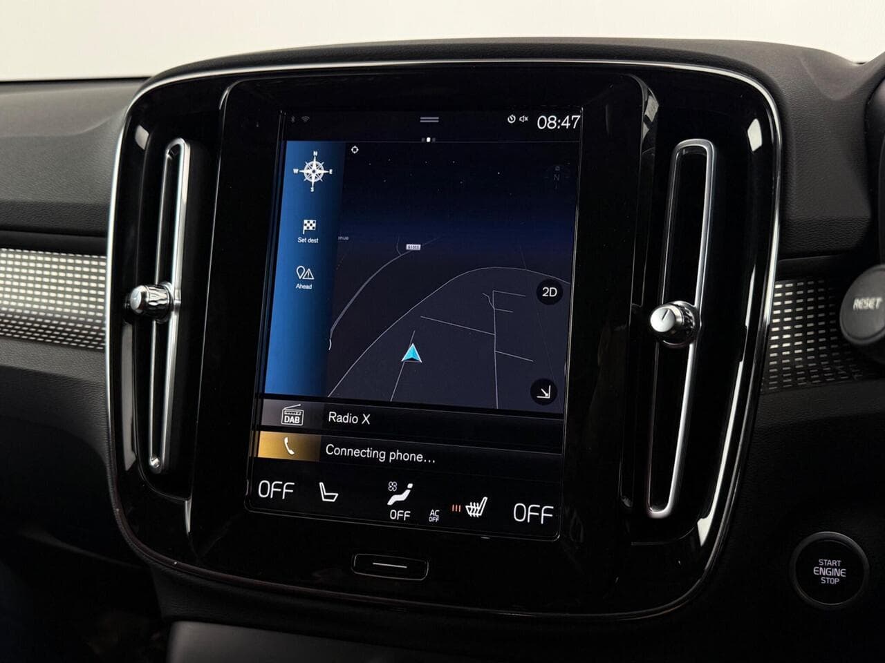 Volvo XC40 thumbnail Infotainment System