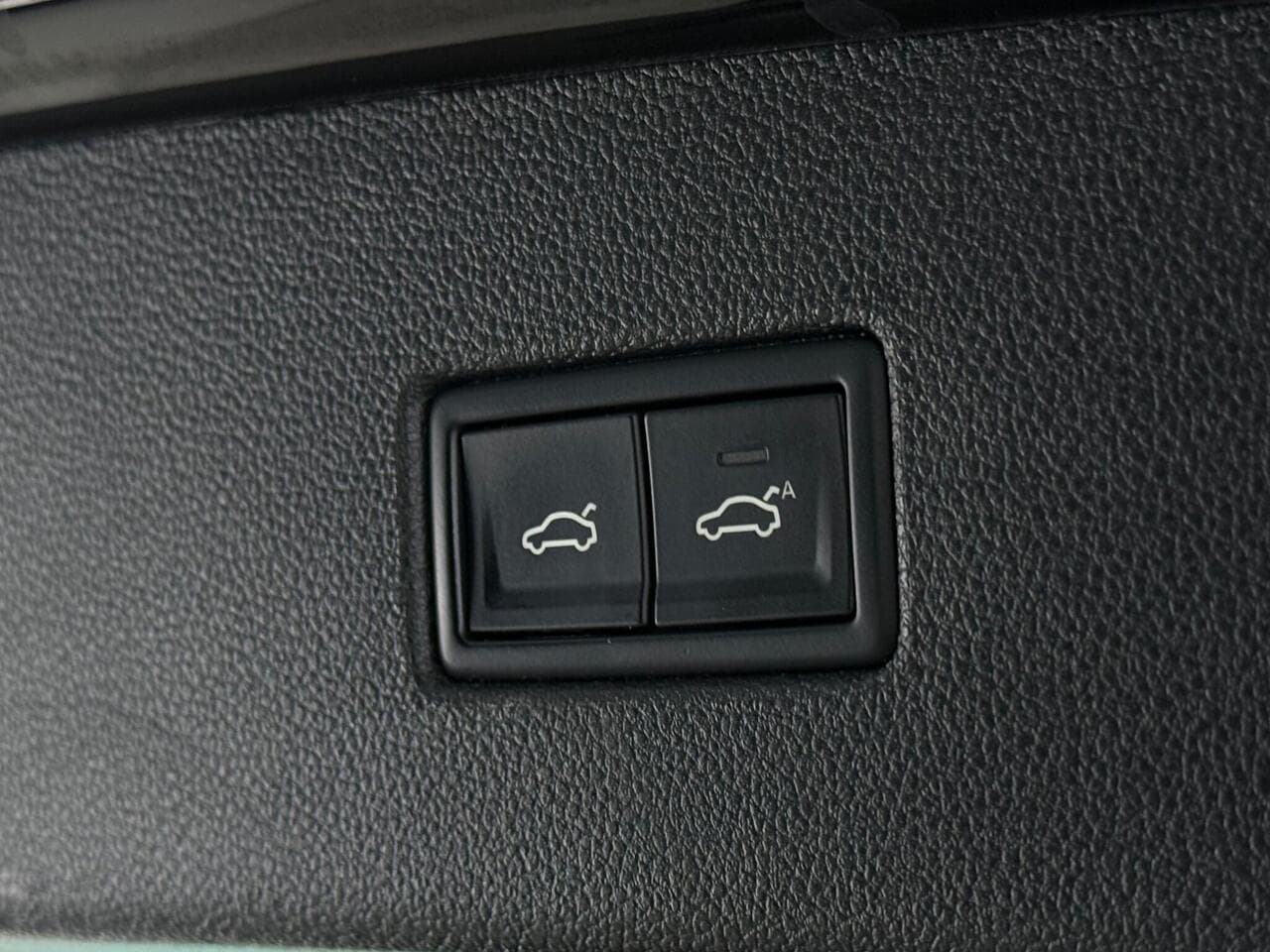 Volkswagen Tiguan thumbnail Misc Controls