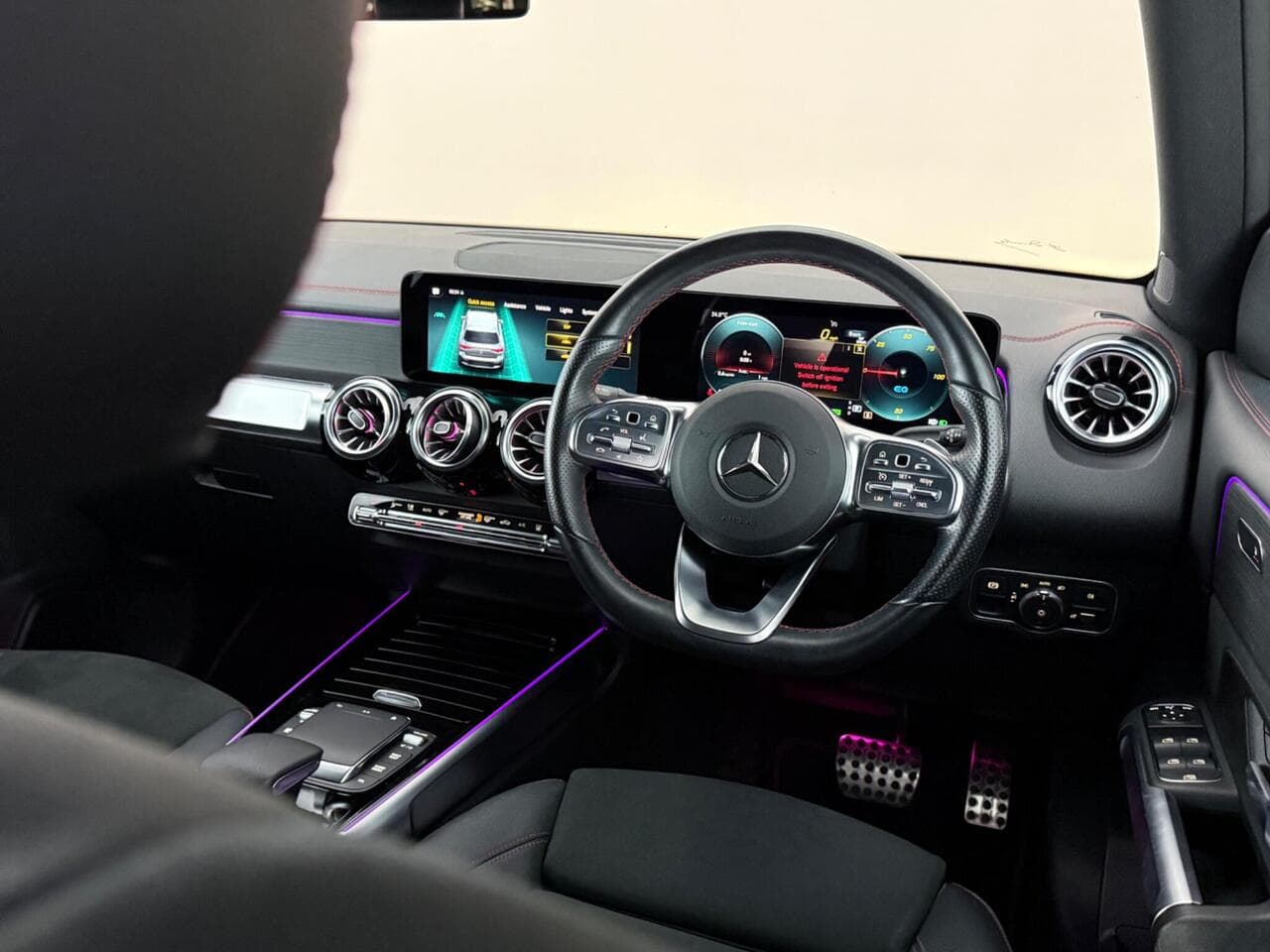Mercedes-Benz EQB thumbnail Interior Front