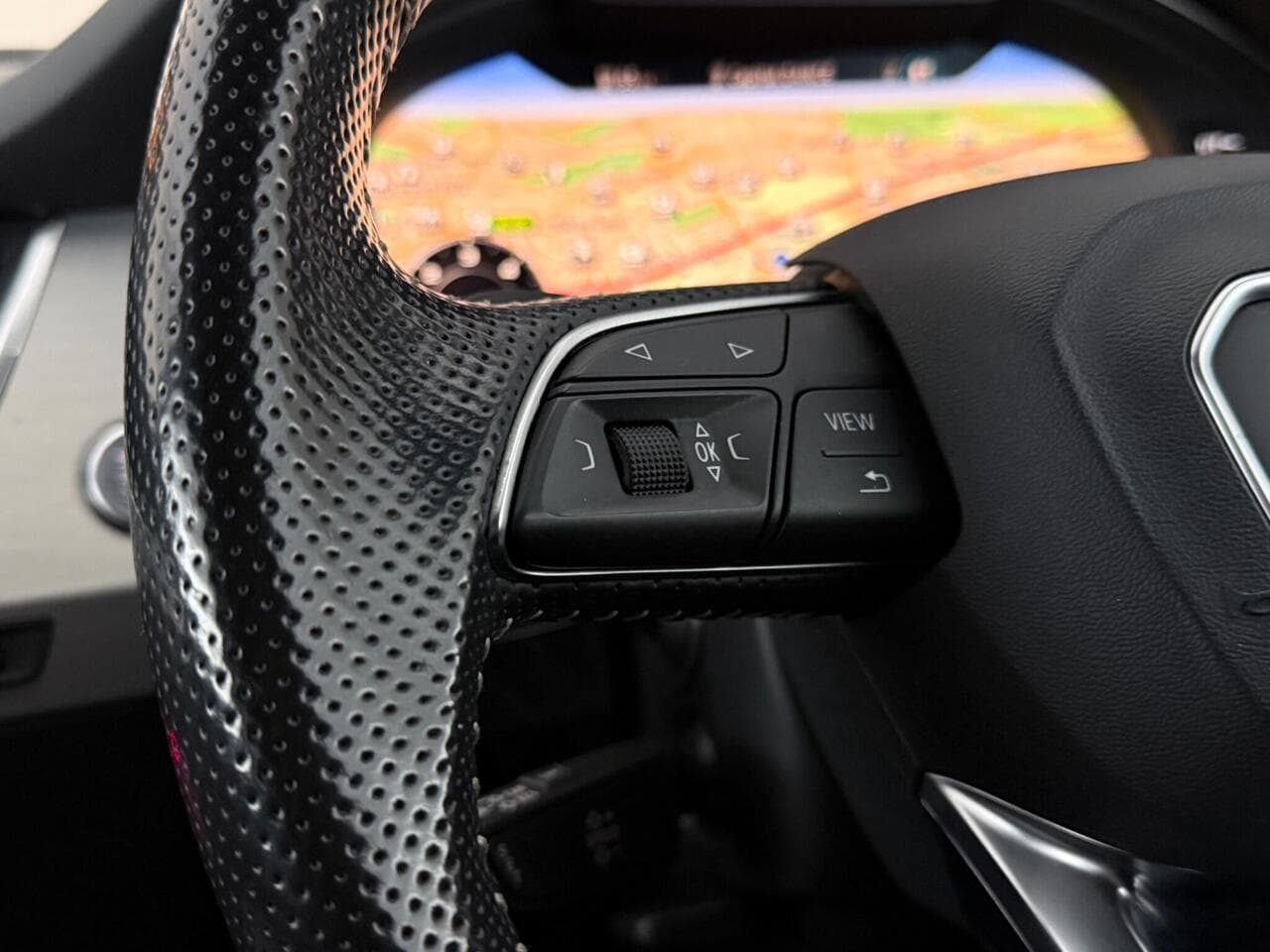 Audi Q7 thumbnail Misc Controls