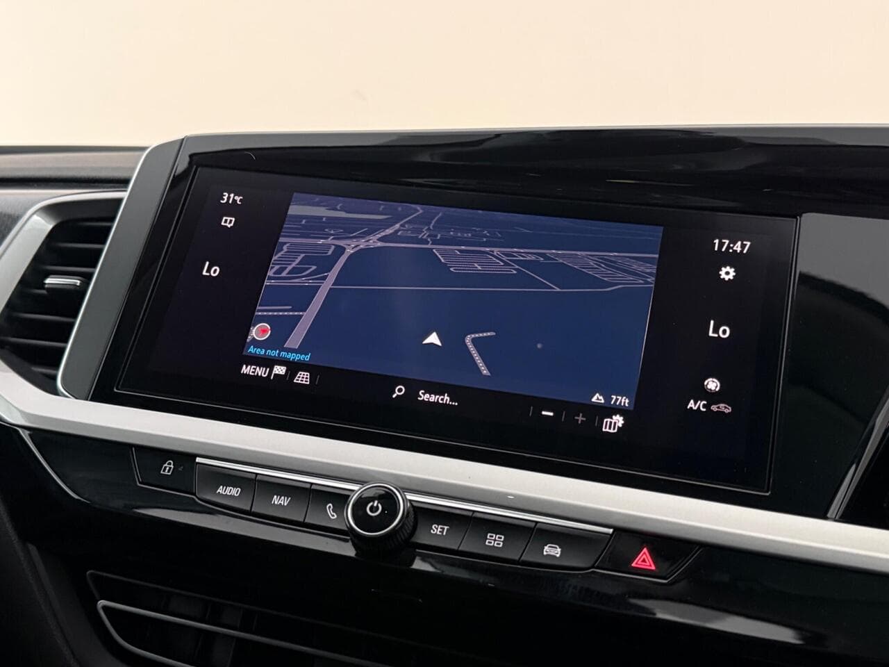 Vauxhall Grandland thumbnail Infotainment System