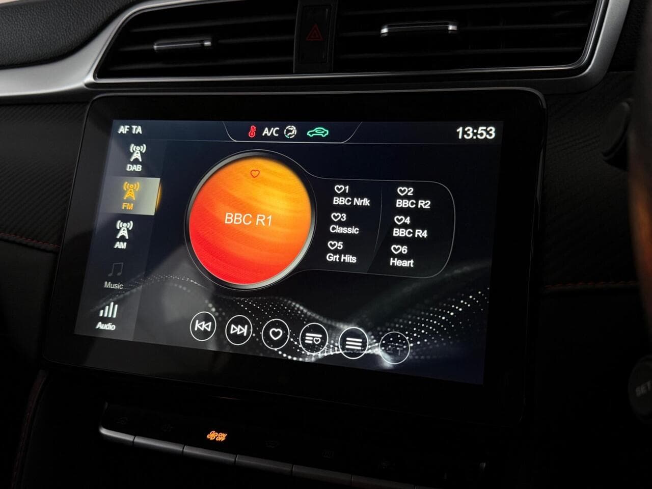 MG MG ZS thumbnail Infotainment System