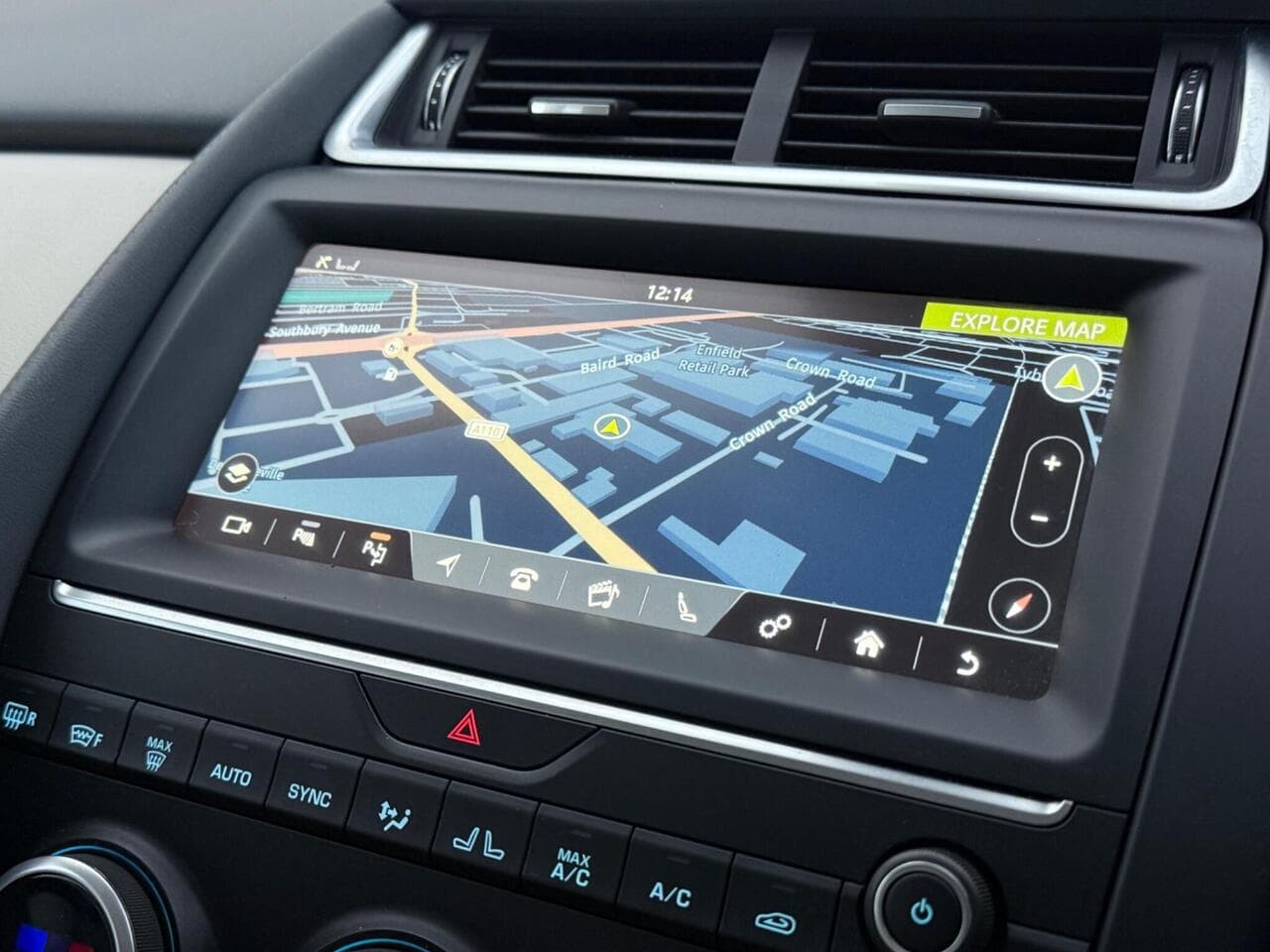 Jaguar E-PACE thumbnail Infotainment System