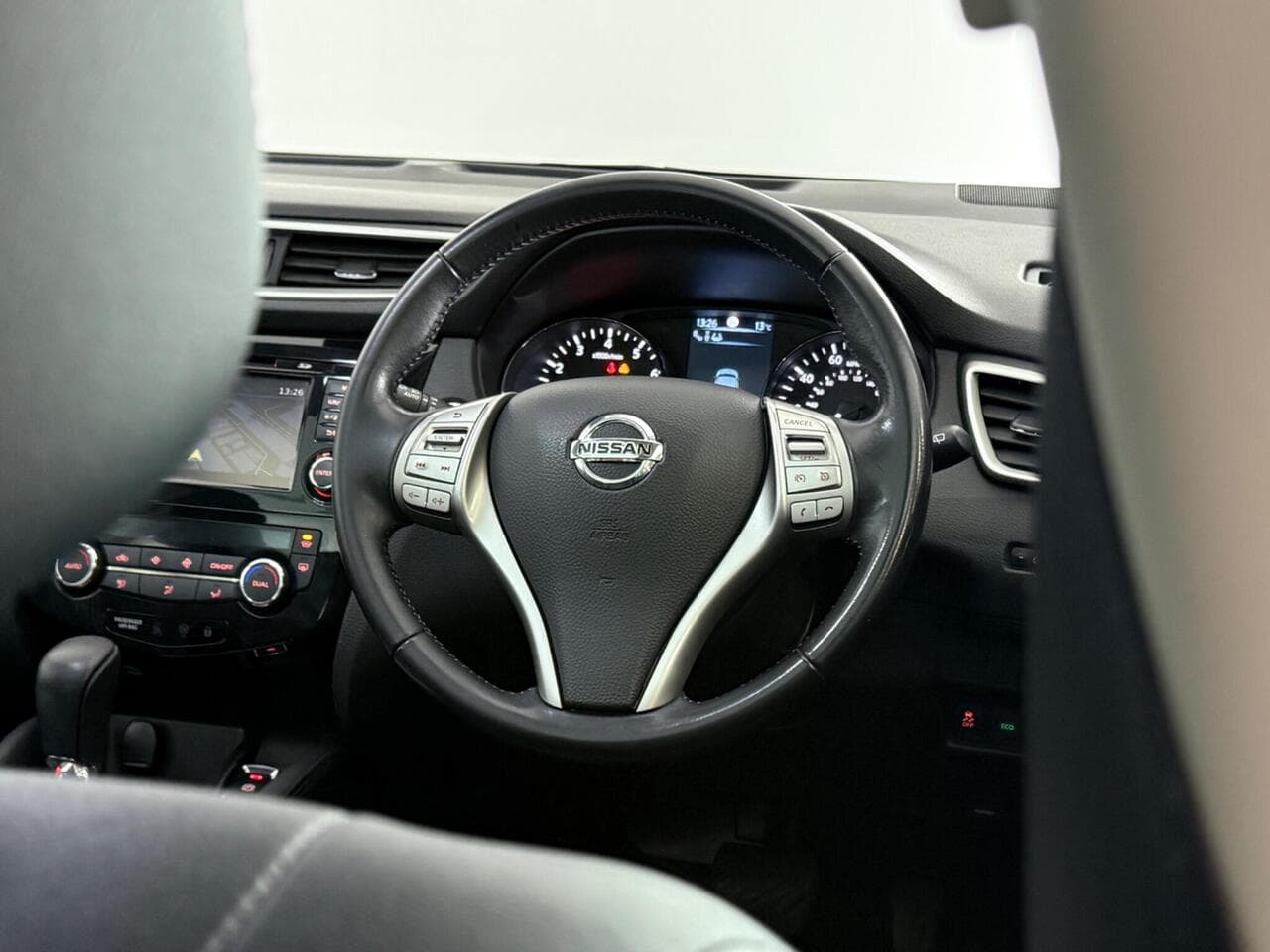 Nissan Qashqai thumbnail Steering Wheel