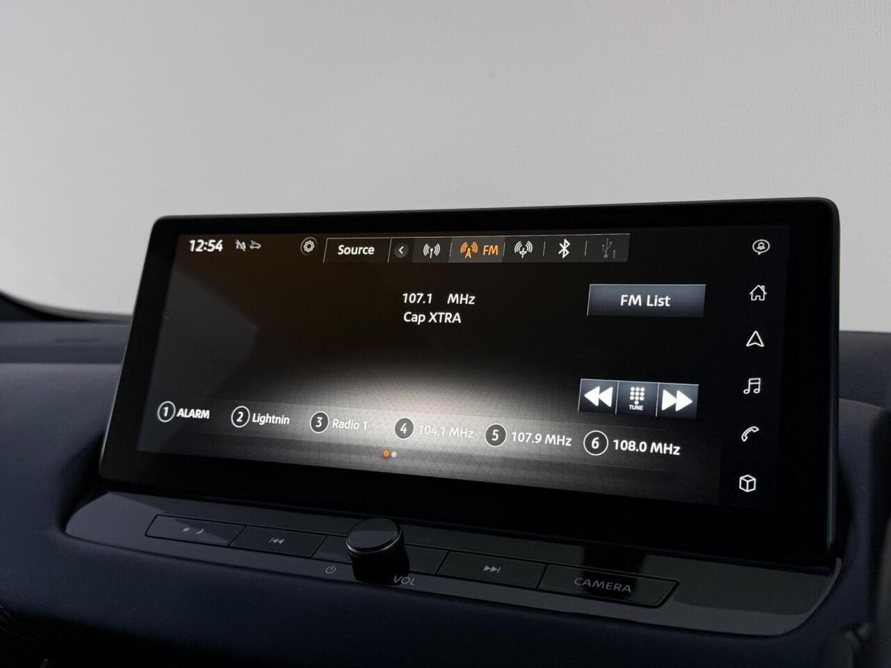 Nissan Qashqai thumbnail Infotainment System