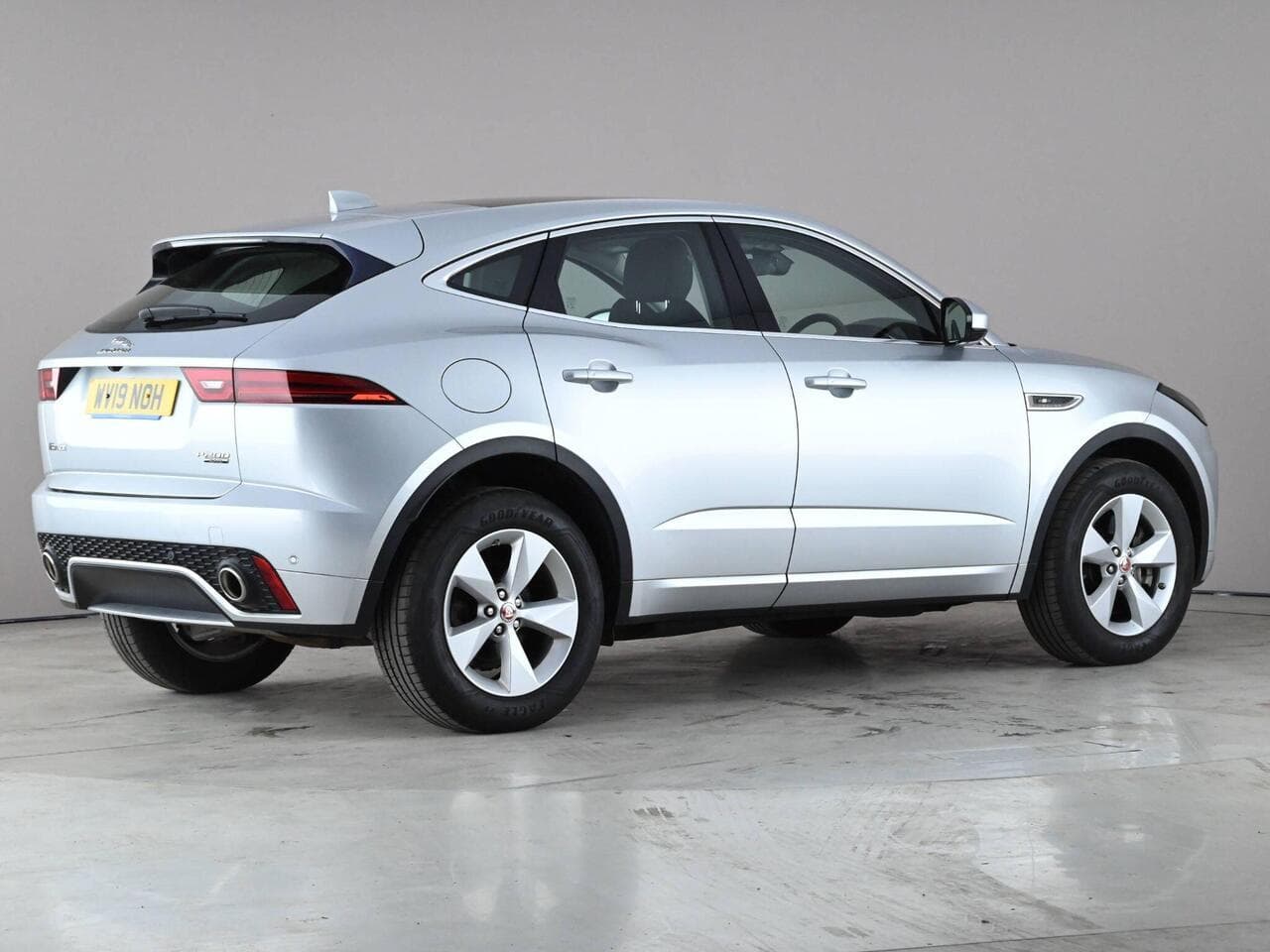 Jaguar E-PACE thumbnail Inconclusive