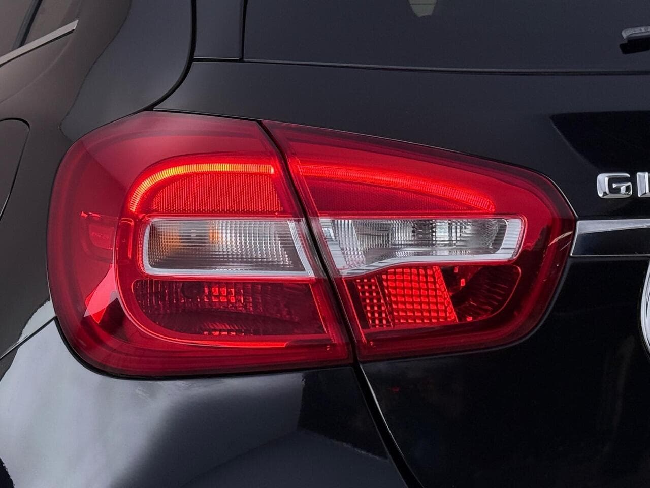 Mercedes-Benz GLA thumbnail Lights Rear