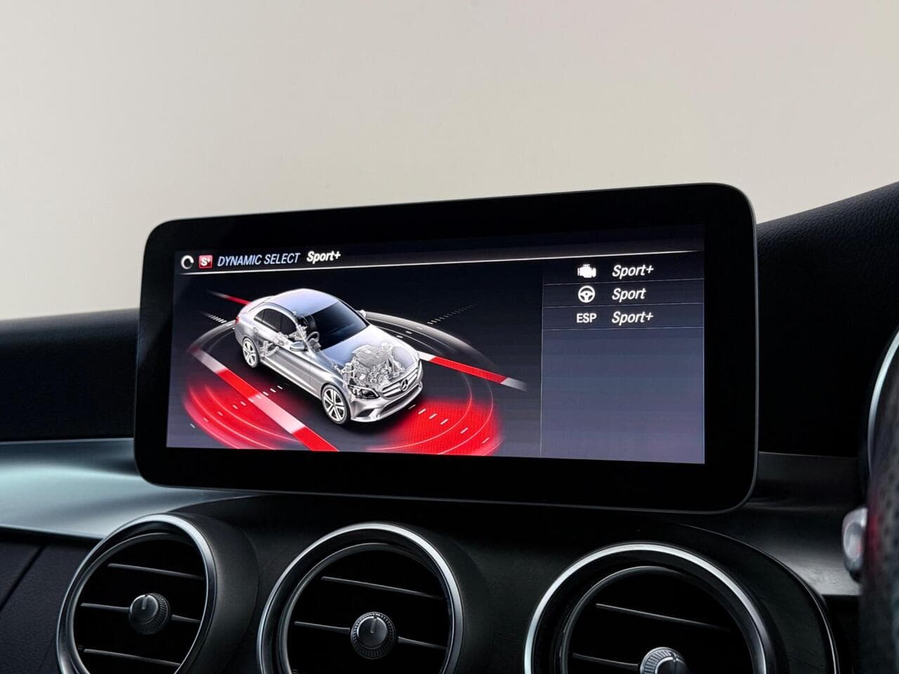 Mercedes-Benz C Class thumbnail Infotainment System