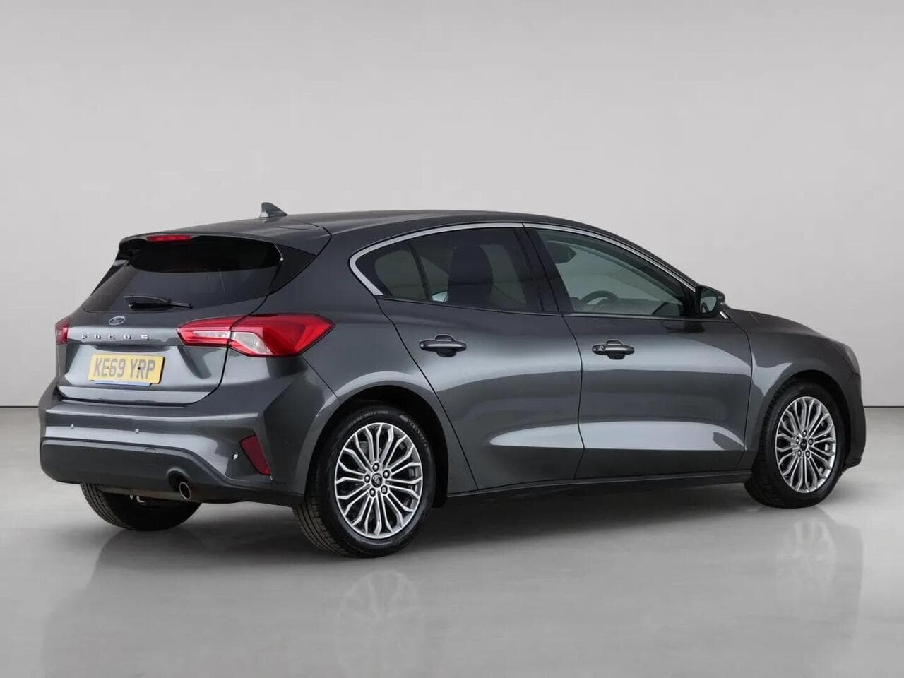 Ford Focus thumbnail Rear Right