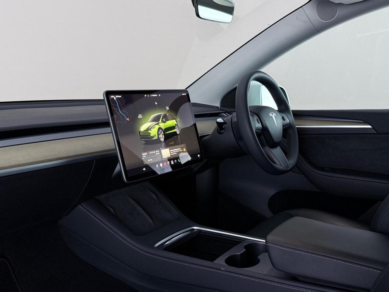 Tesla Model Y thumbnail Interior Front