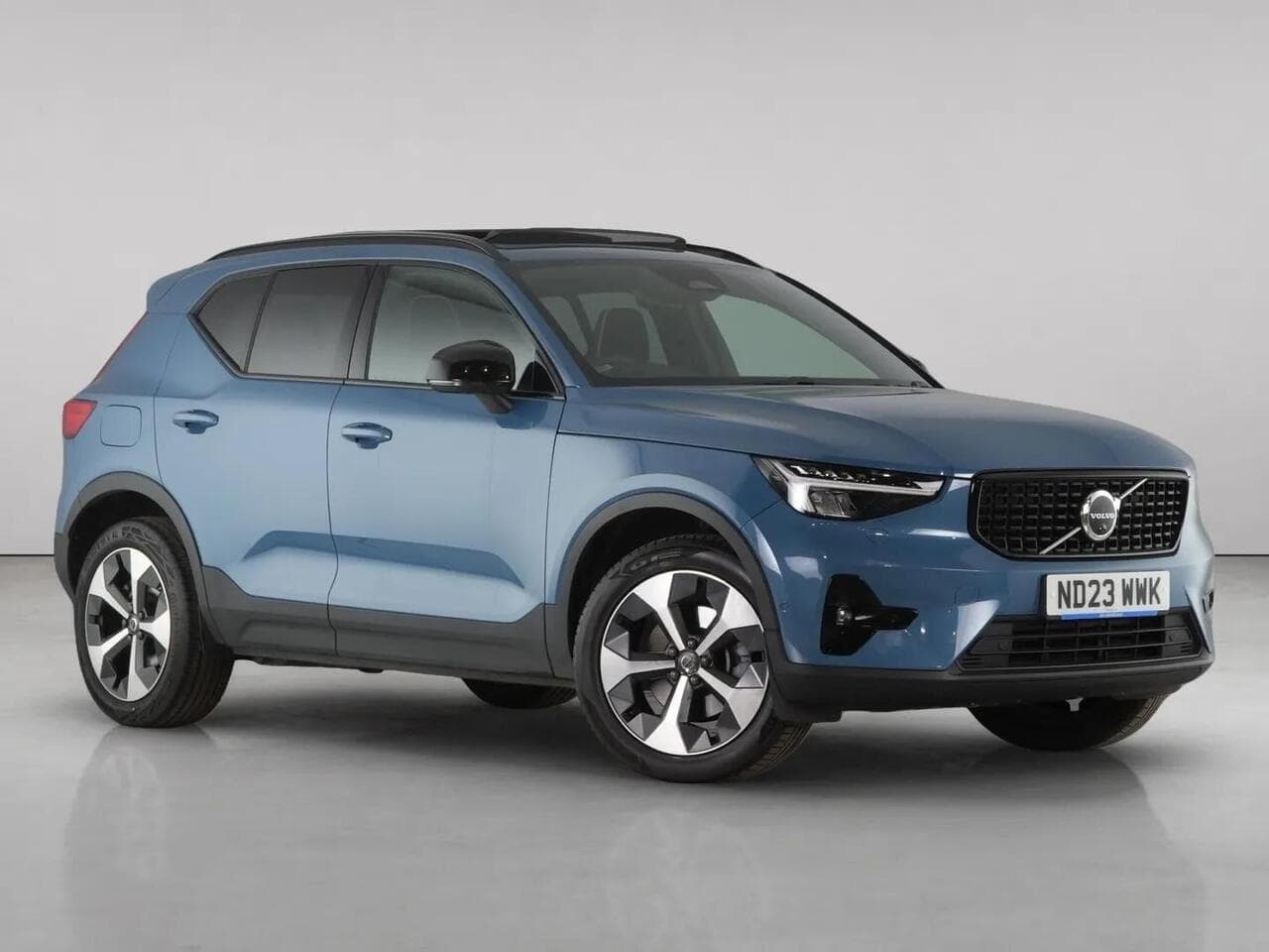Volvo XC40 - Volvo XC40 2.0 B4 MHEV Ultimate SUV 5dr Petrol Hybrid DCT Auto Euro 6 (s/s) (197 ps)