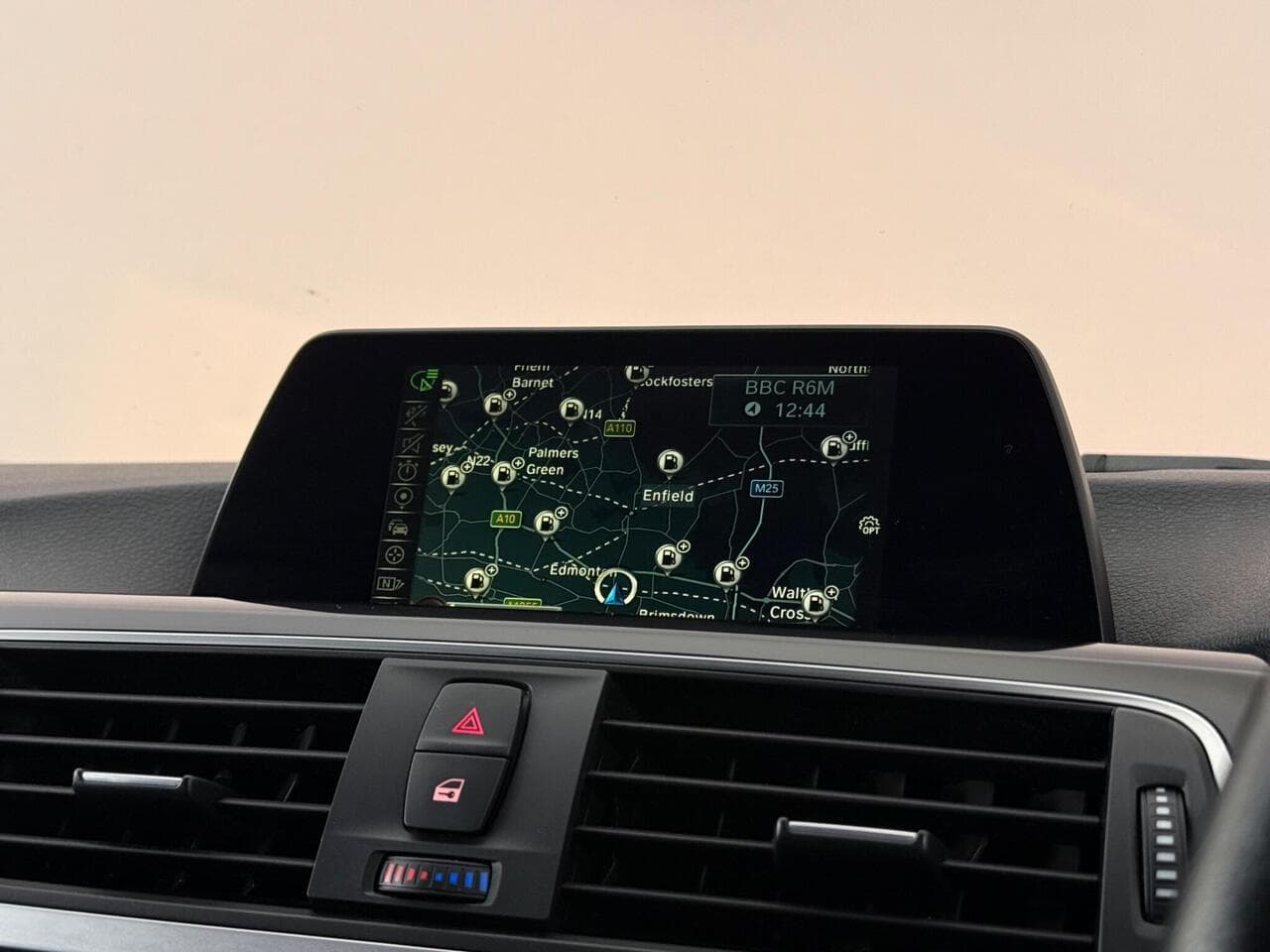 BMW 3 Series thumbnail Infotainment System
