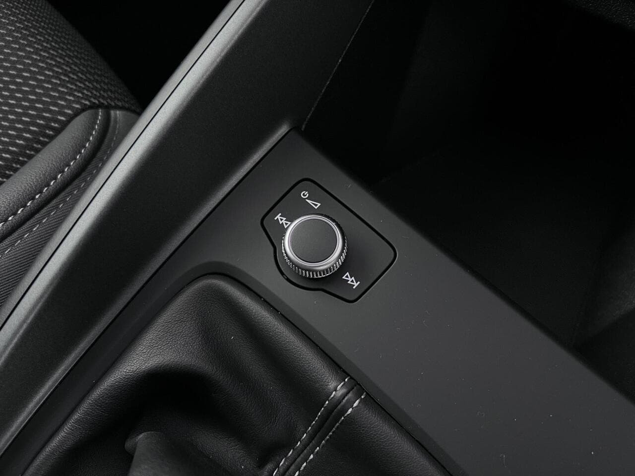 Audi A1 thumbnail Misc Controls