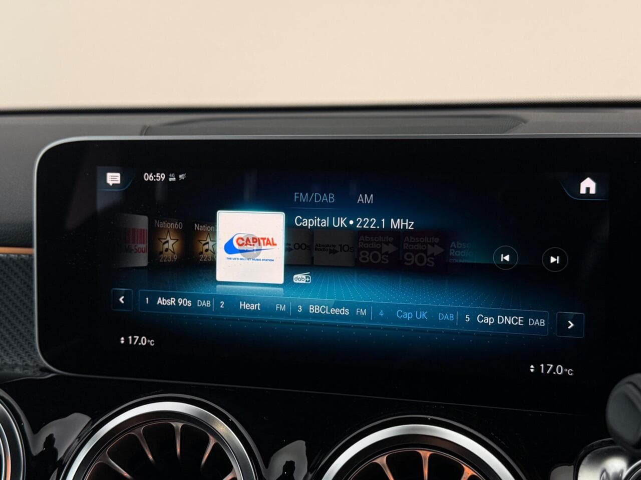 Mercedes-Benz GLB thumbnail Infotainment System