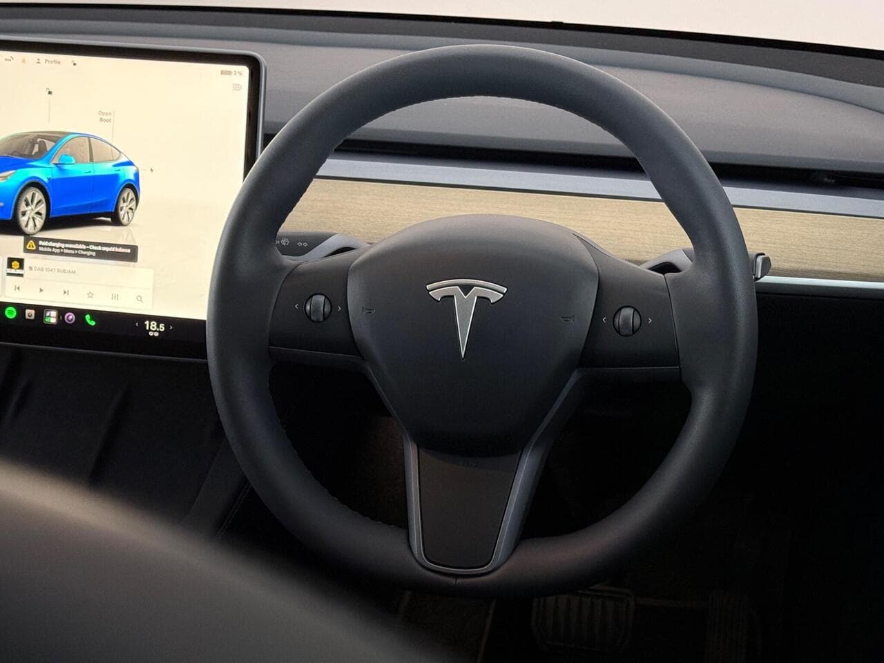 Tesla Model Y thumbnail Steering Wheel