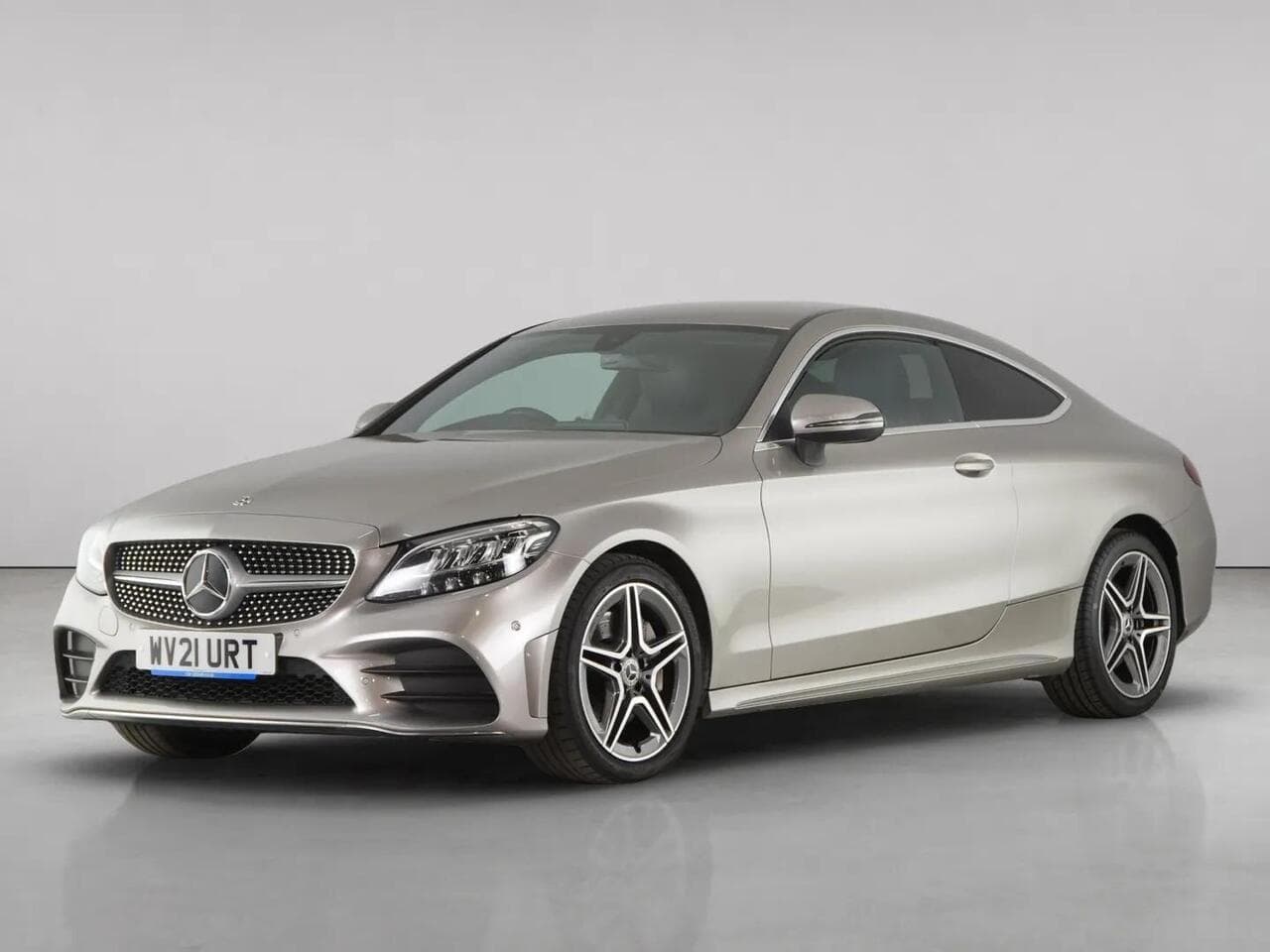 Mercedes-Benz C Class thumbnail Front Left