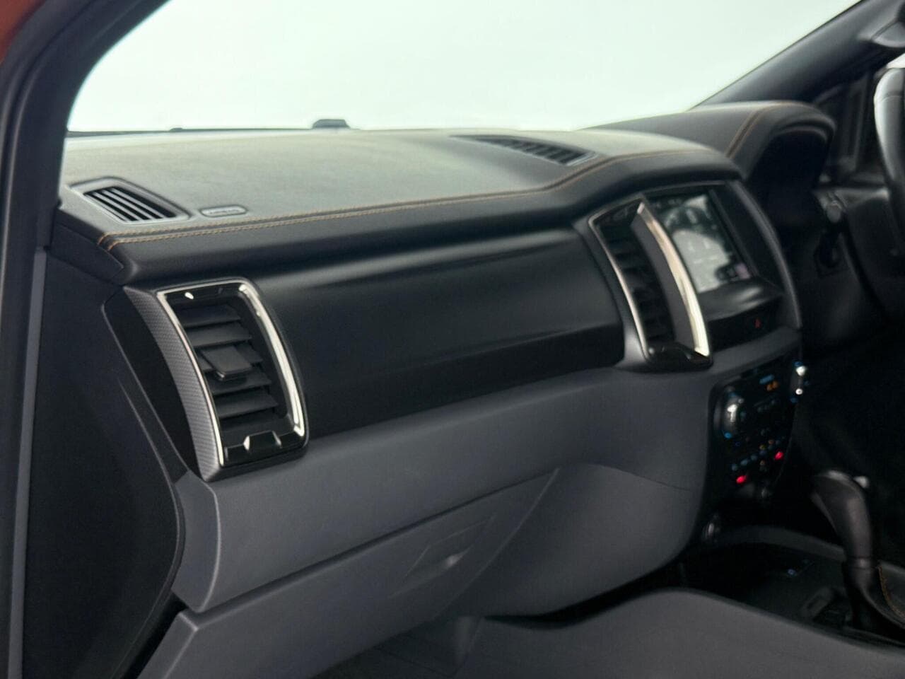 Ford Ranger thumbnail Interior Front