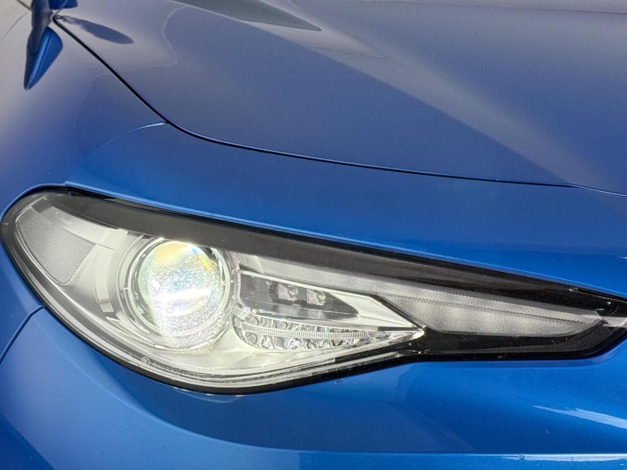 Alfa Romeo Giulia thumbnail Lights Front