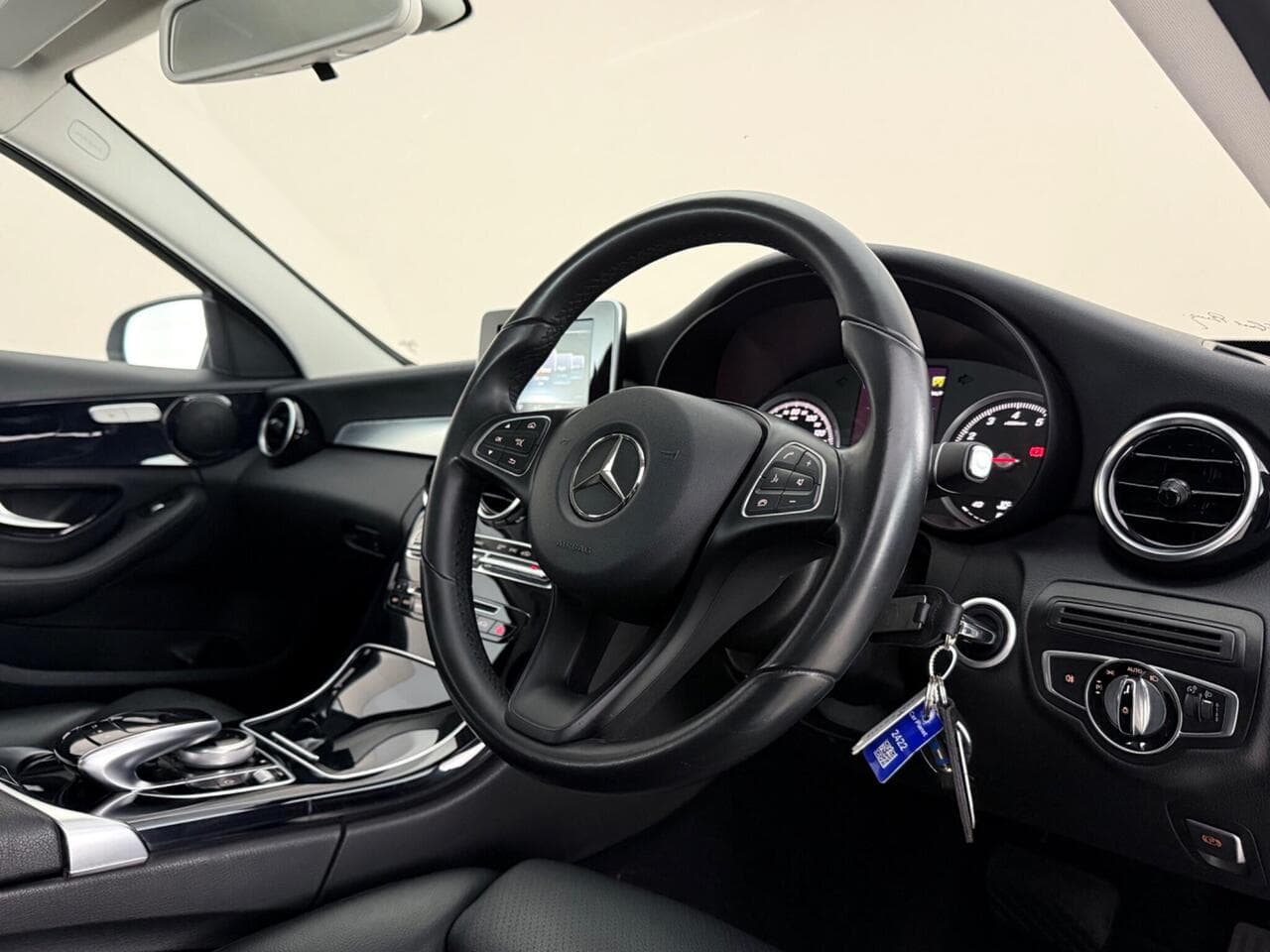 Mercedes-Benz C Class thumbnail Interior Front