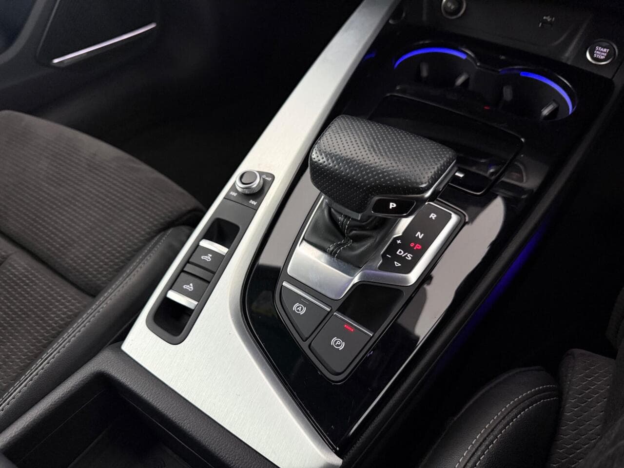 Audi A5 Cabriolet thumbnail Interior Front