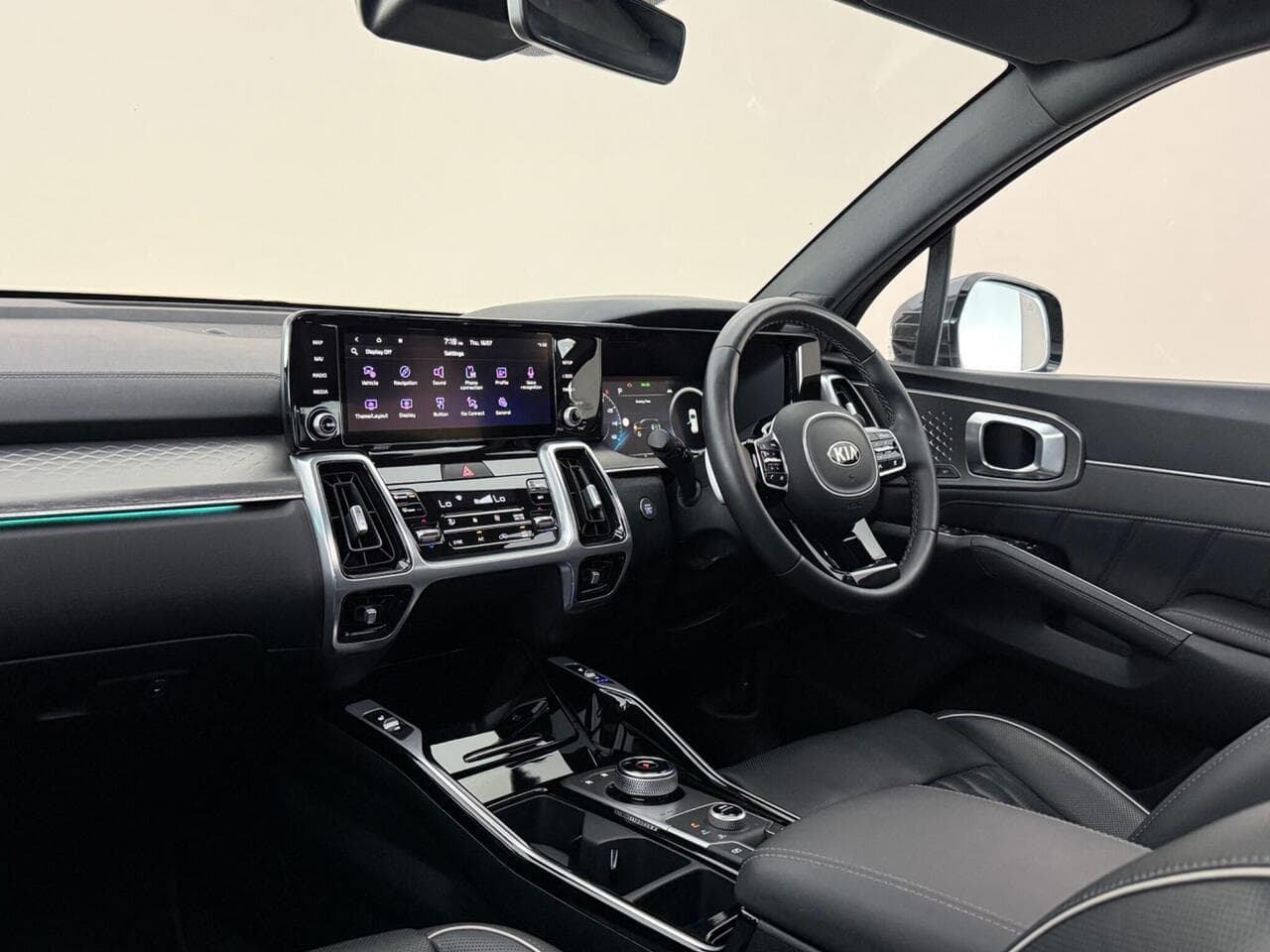 Kia Sorento thumbnail Interior Front